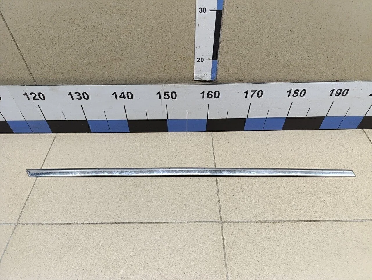 Молдинг задней правой двери Passat [B6] 2005-2010