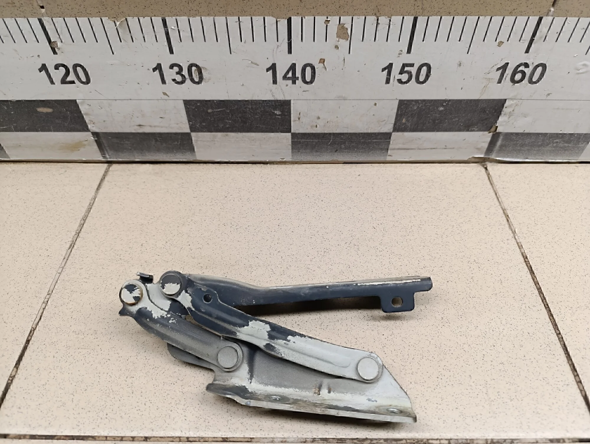 Петля капота правая Golf V 2003-2009