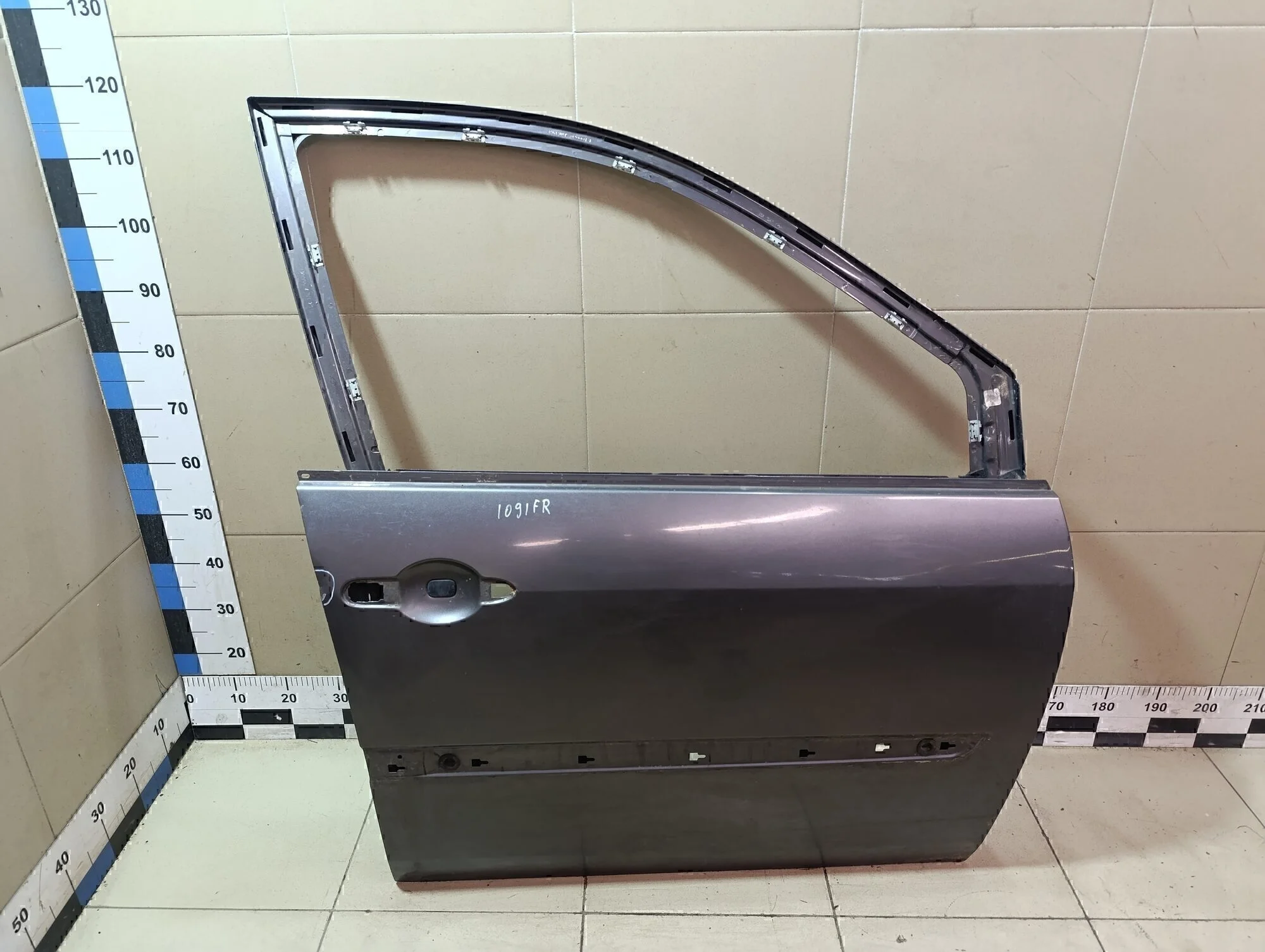 Дверь передняя правая Scenic 2003-2009