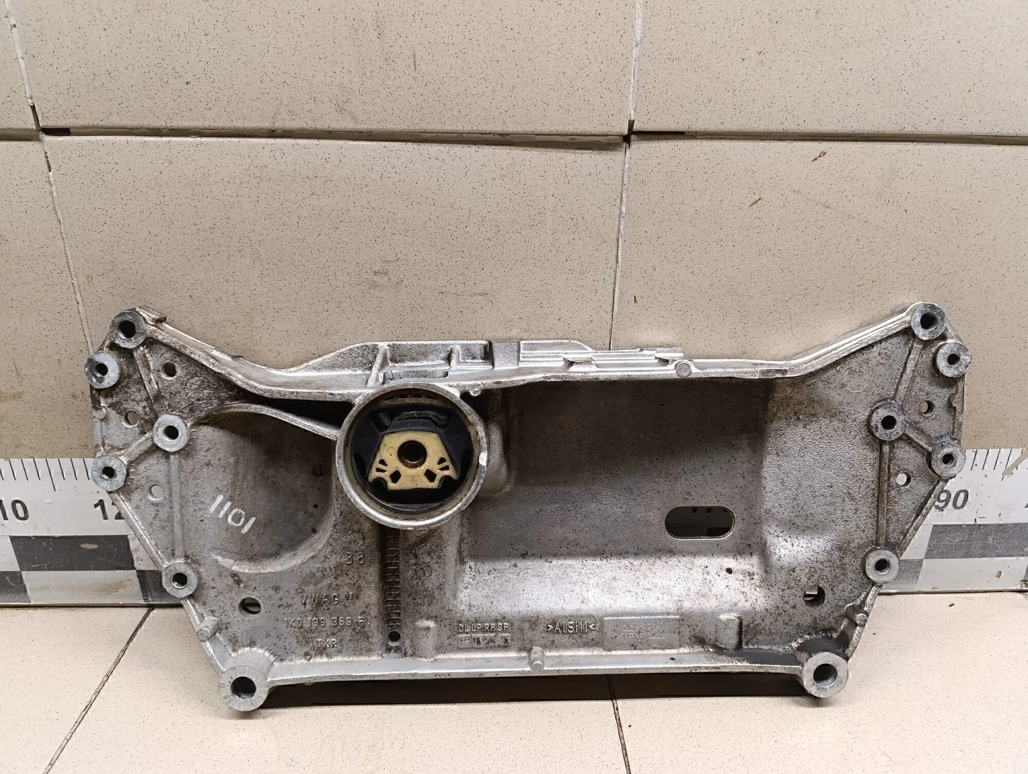 Балка подмоторная Octavia (A5 1Z-) 2004-2013