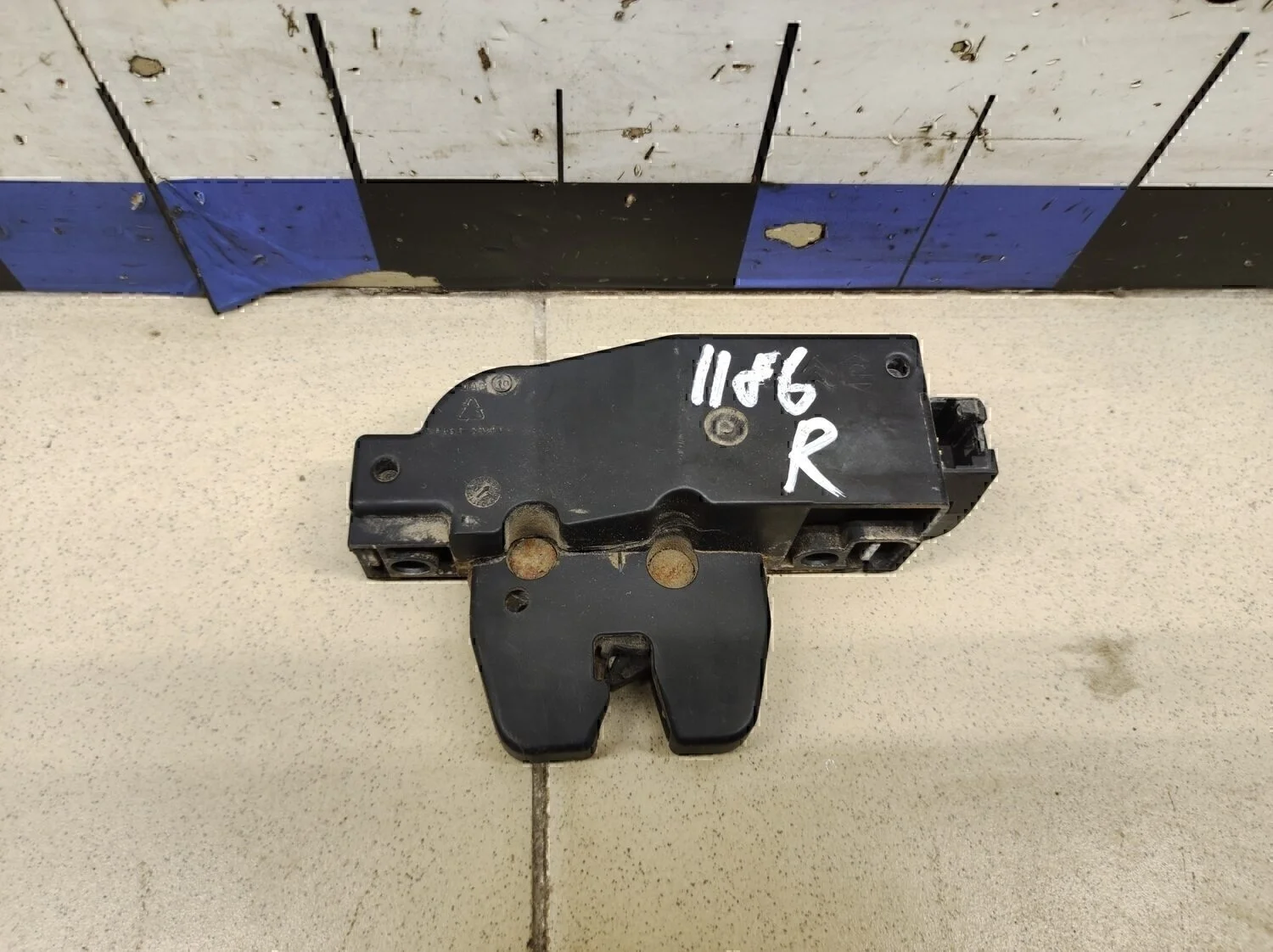 Замок багажника 206 1998-2012