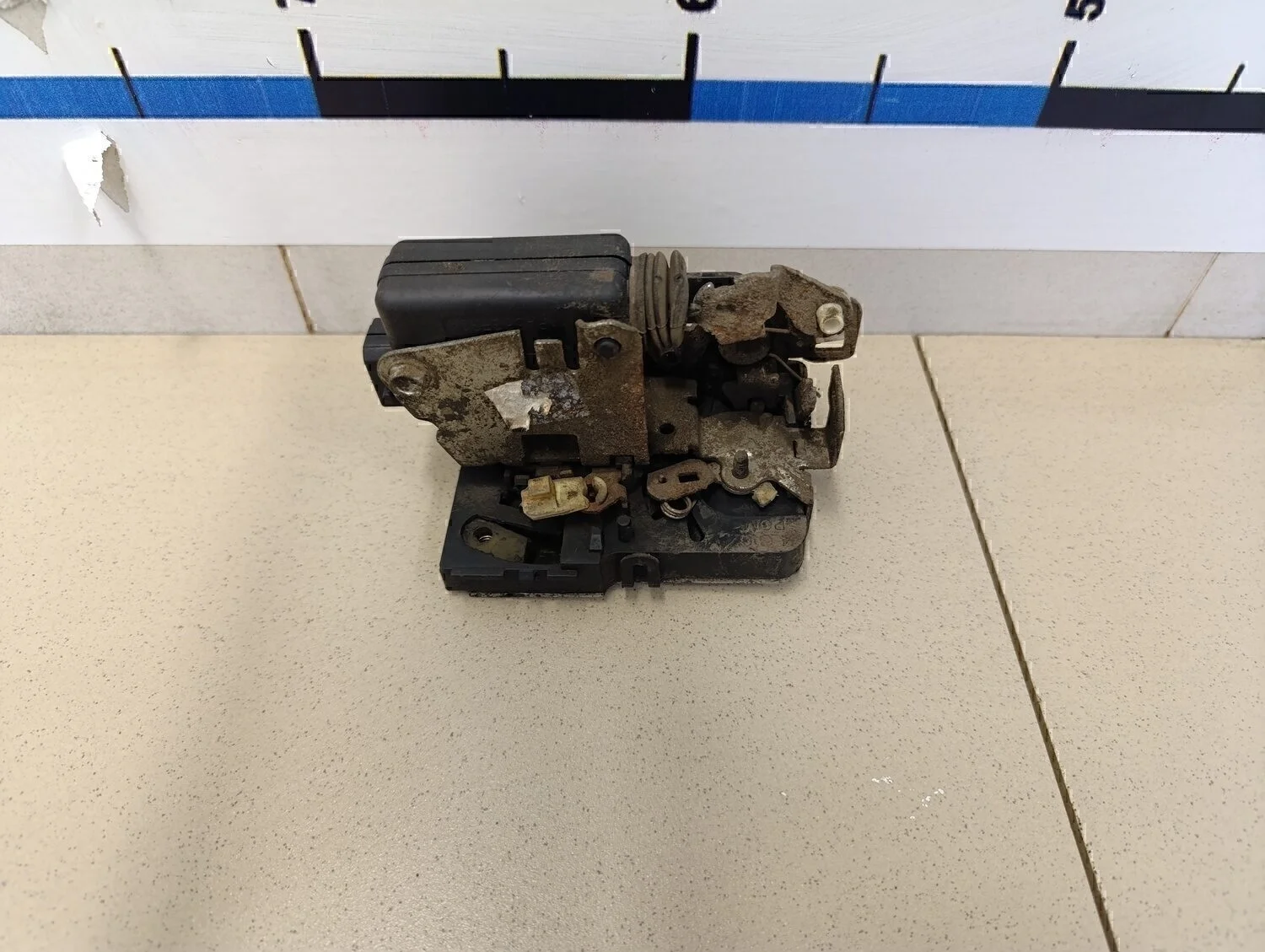 Замок двери задней левой Logan 2005-2014