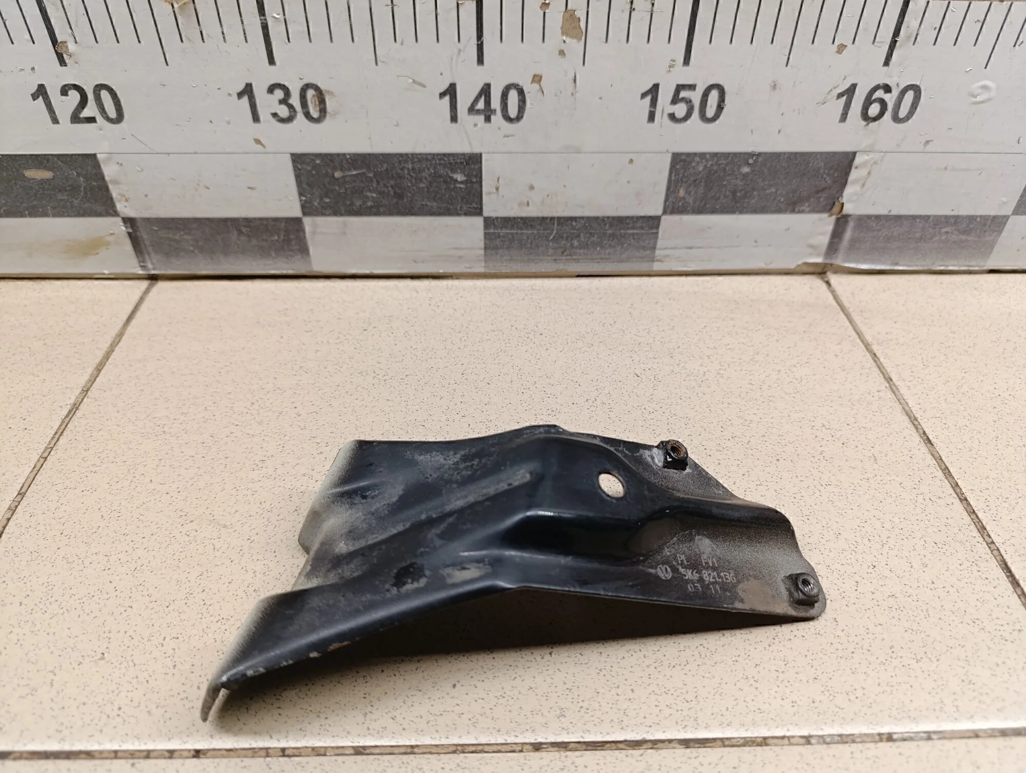 Кронштейн крепления крыла Golf VI 2009-2012