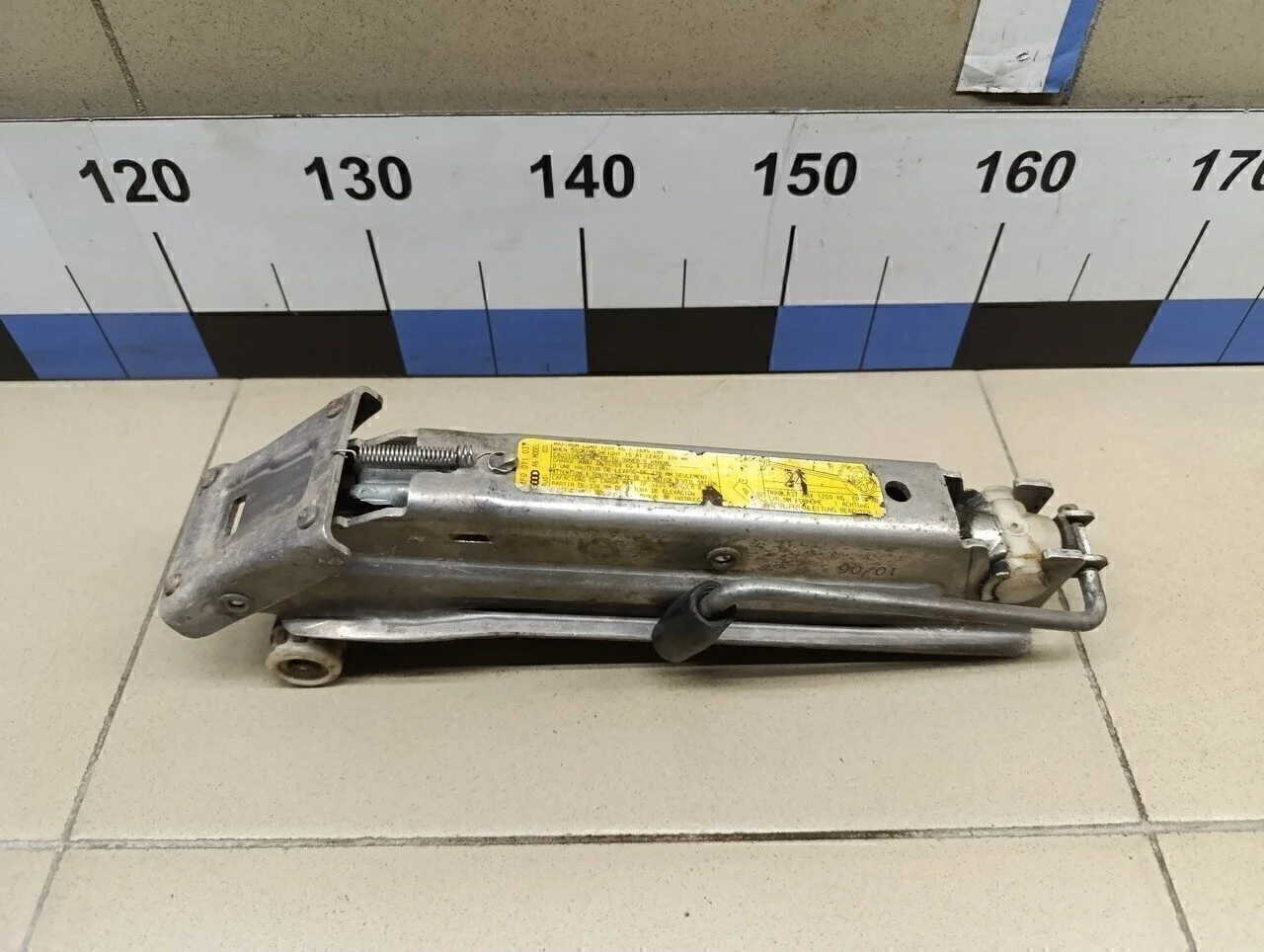 Домкрат A6 [C6,4F] 2005-2011