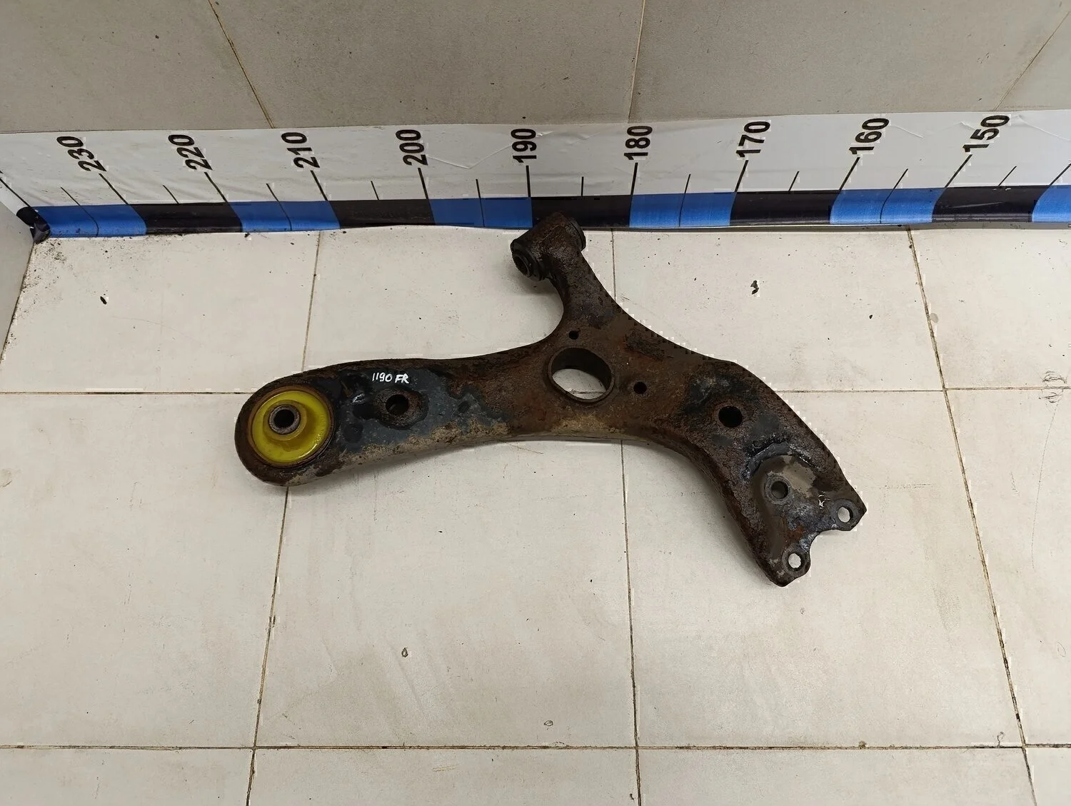 Рычаг передний правый Corolla E15 2006-2013