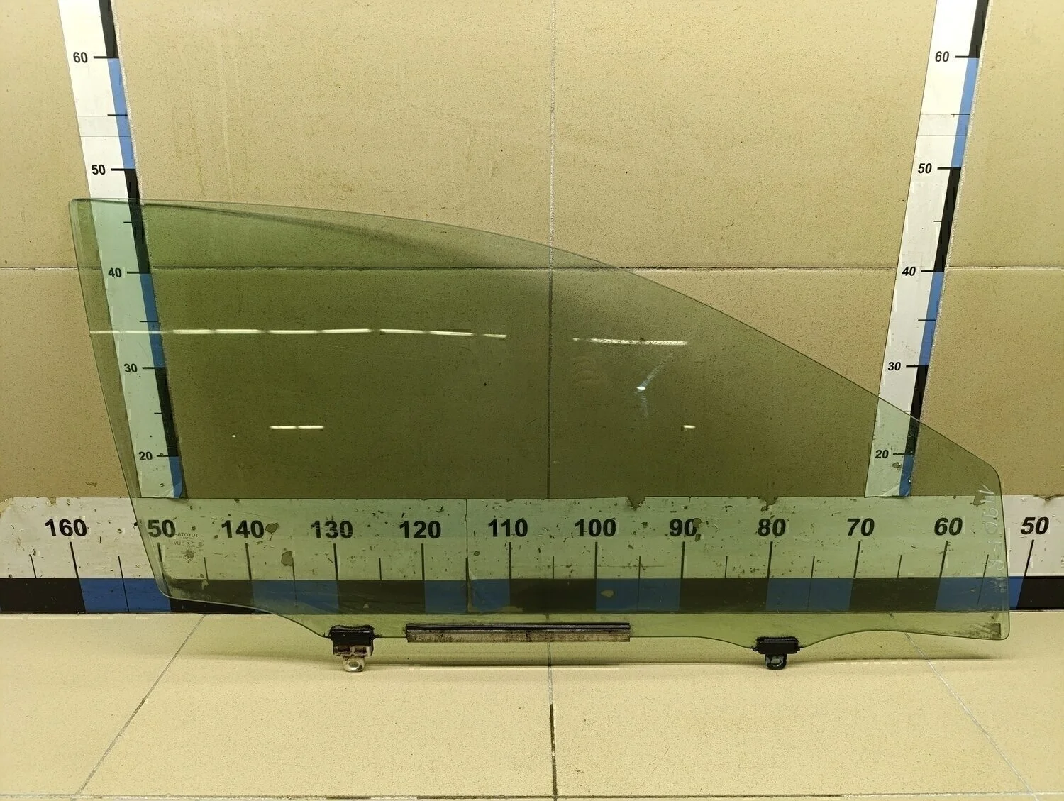 Стекло двери передней правой Corolla E15 2006-2013