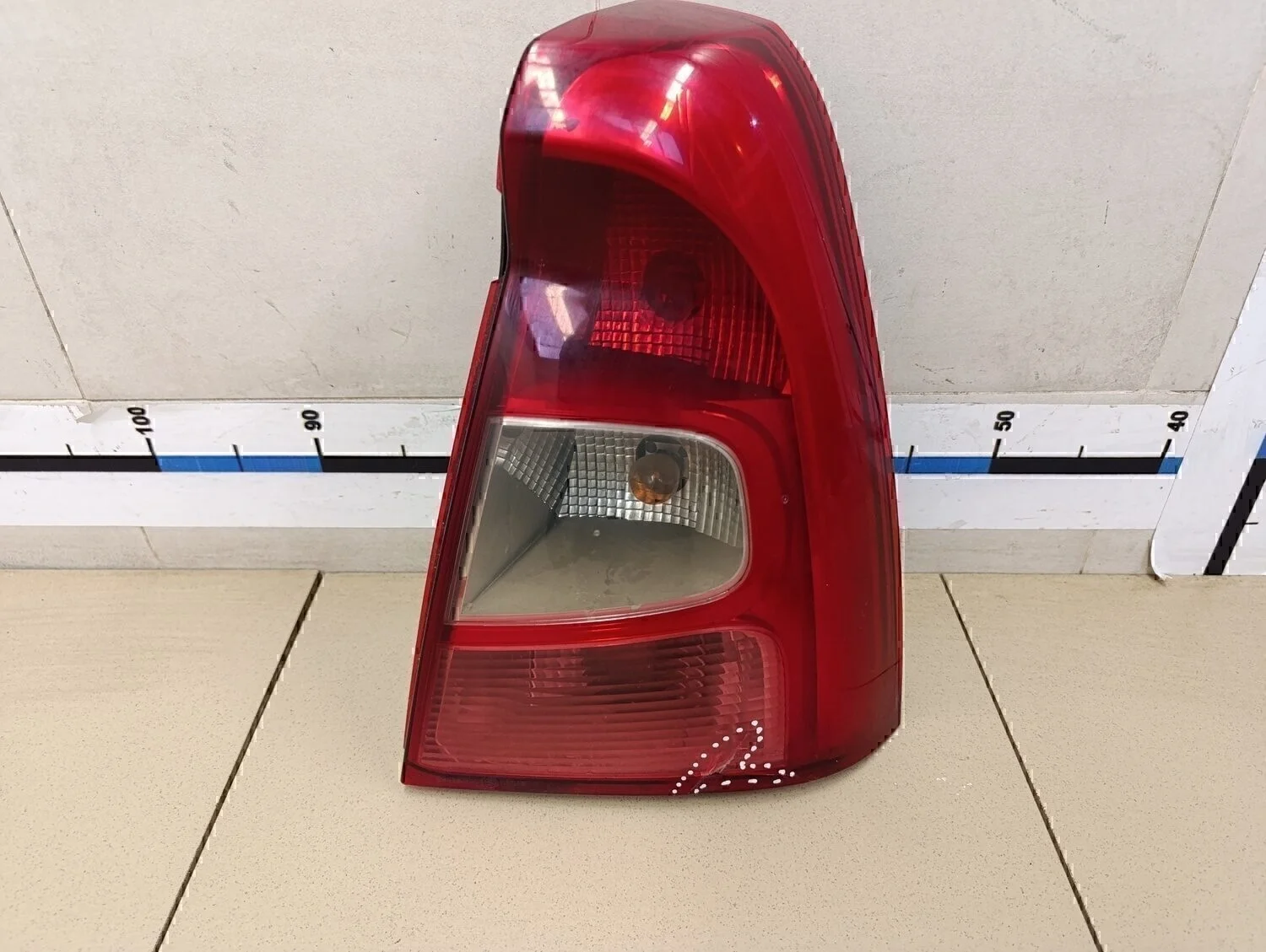 Фонарь задний правый Logan 2005-2014