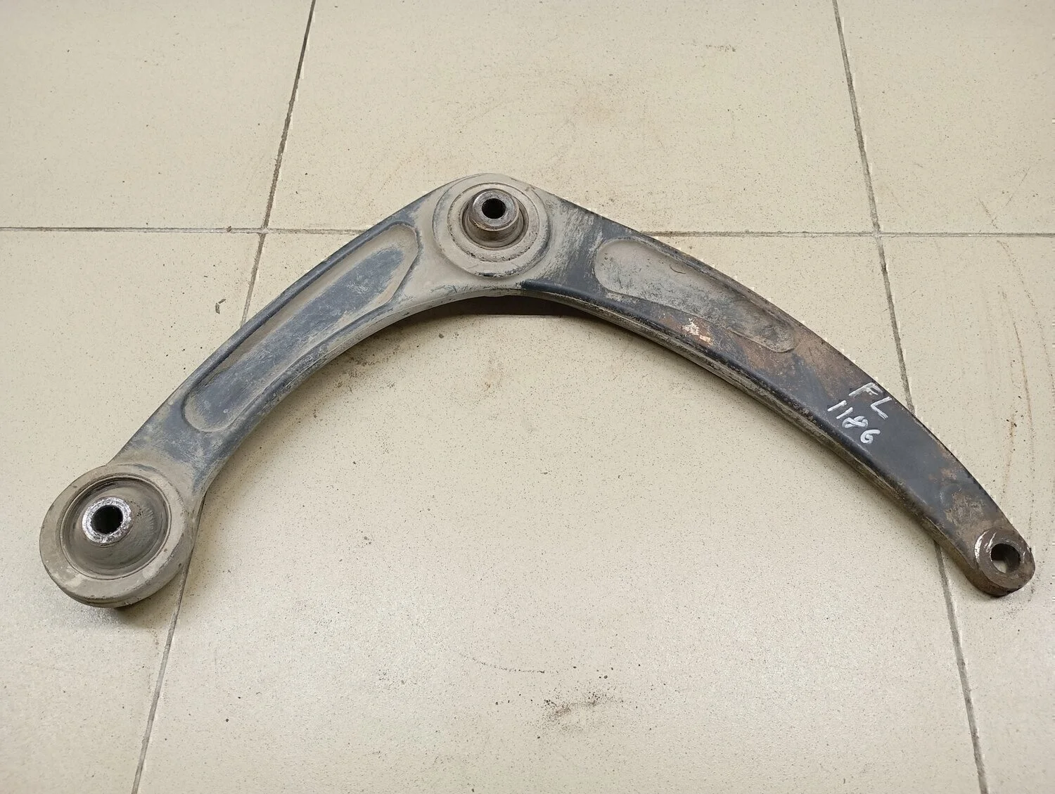 Рычаг передний левый C4 2005-2011