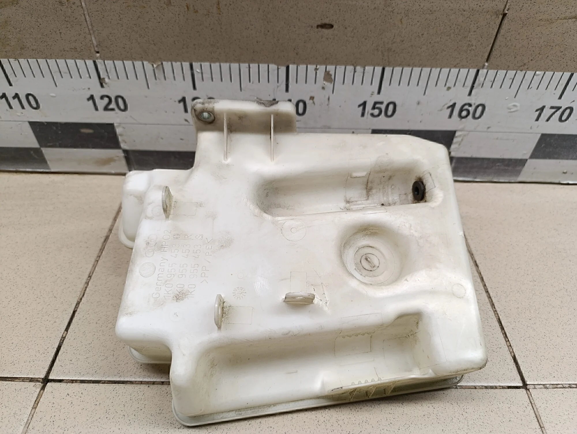 Бачок омывателя лобового стекла Touran 2003-2010