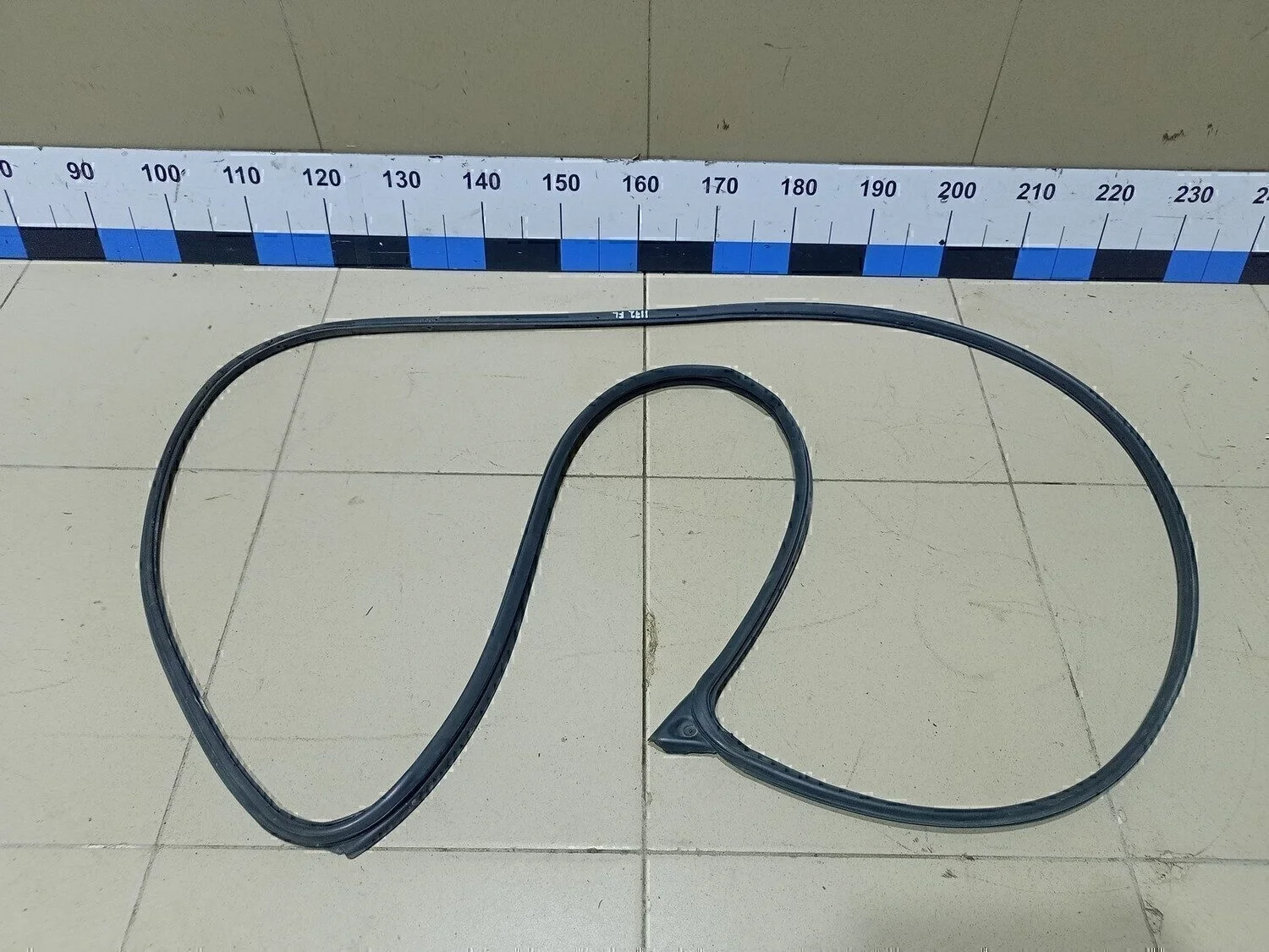 Уплотнитель двери Outlander (GF) 2012>