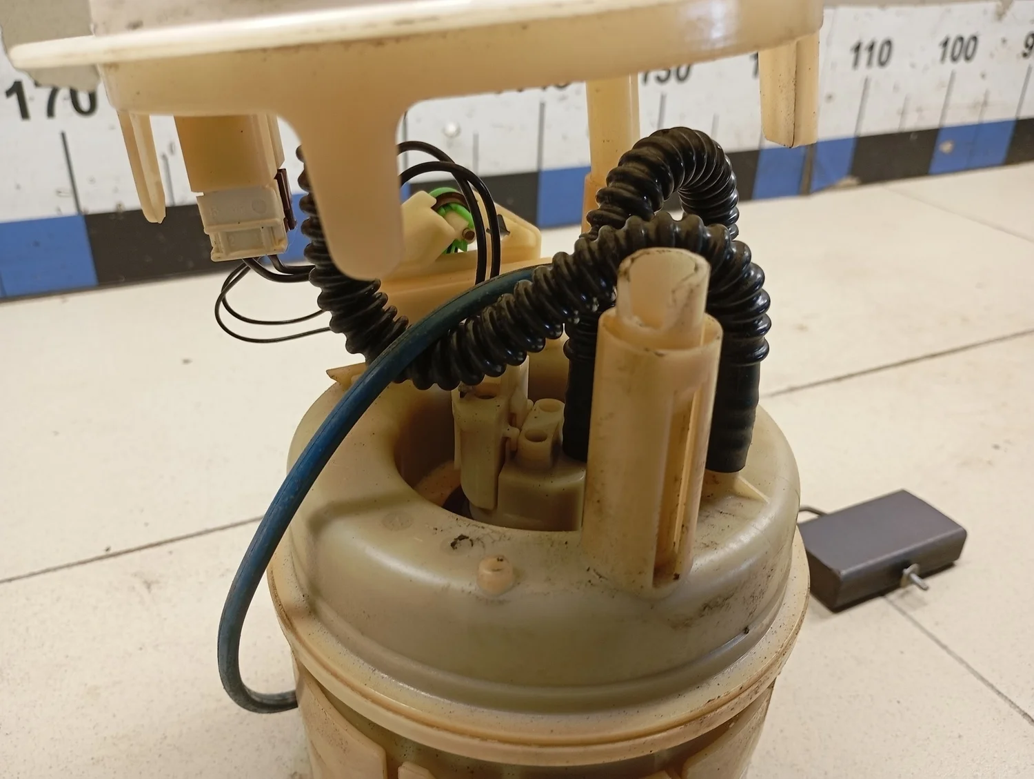 Насос топливный электрический C4 2005-2011