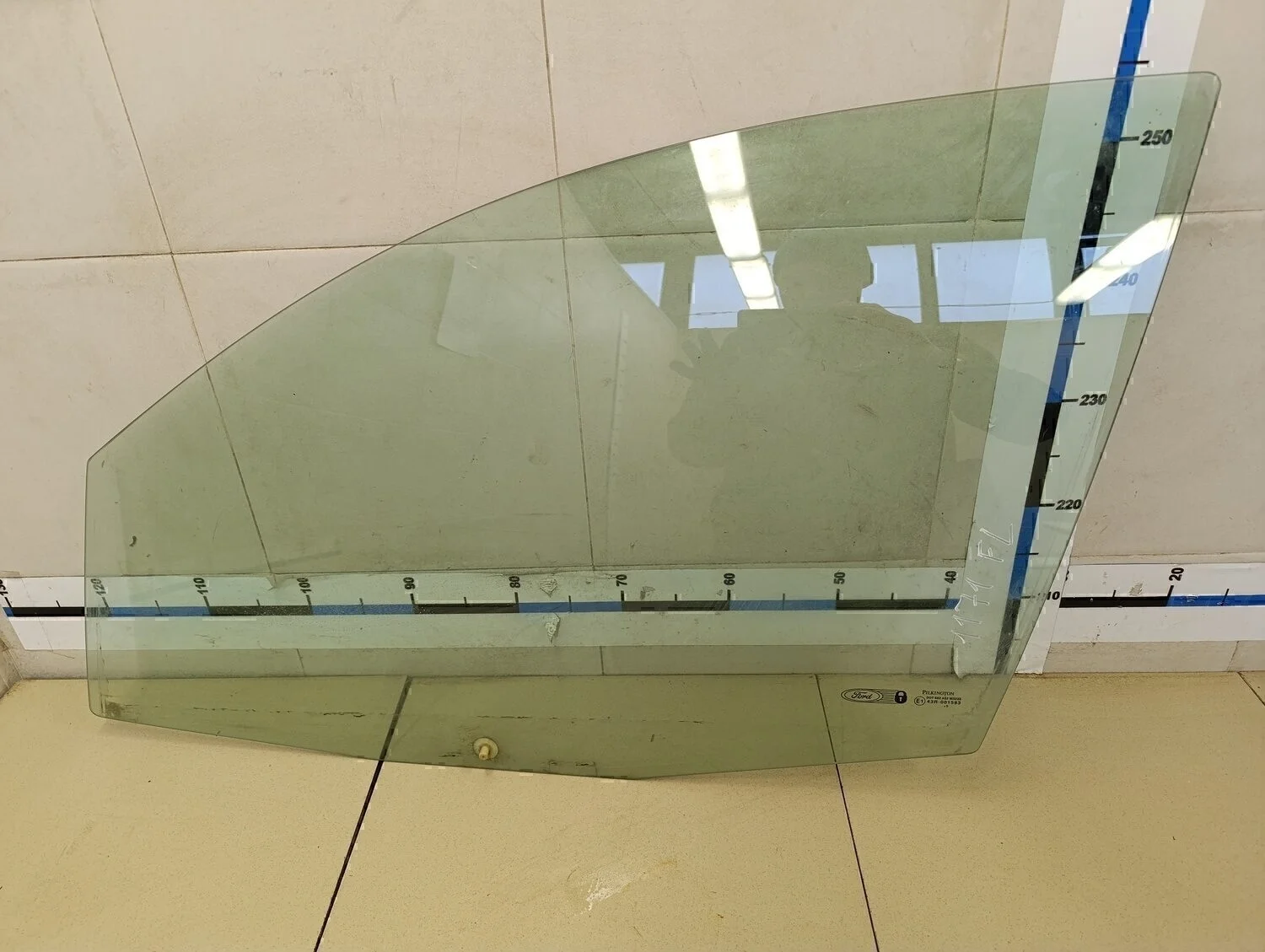 Стекло двери передней левой Fusion 2002-2012