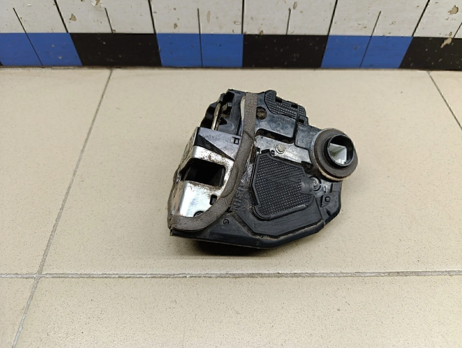 Замок двери задней правой Corolla E15 2006-2013