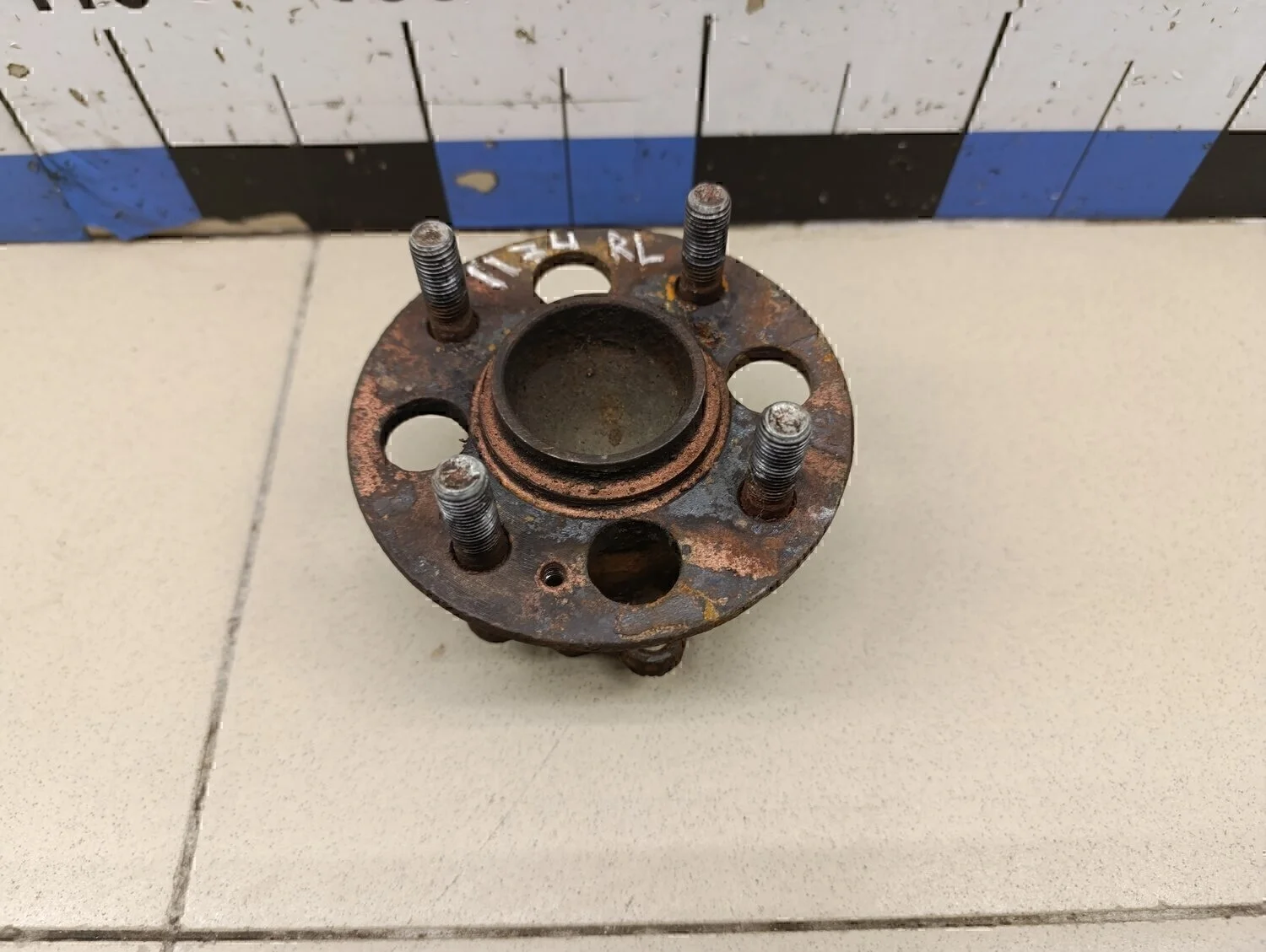 Ступица задняя Solaris 2010-2017