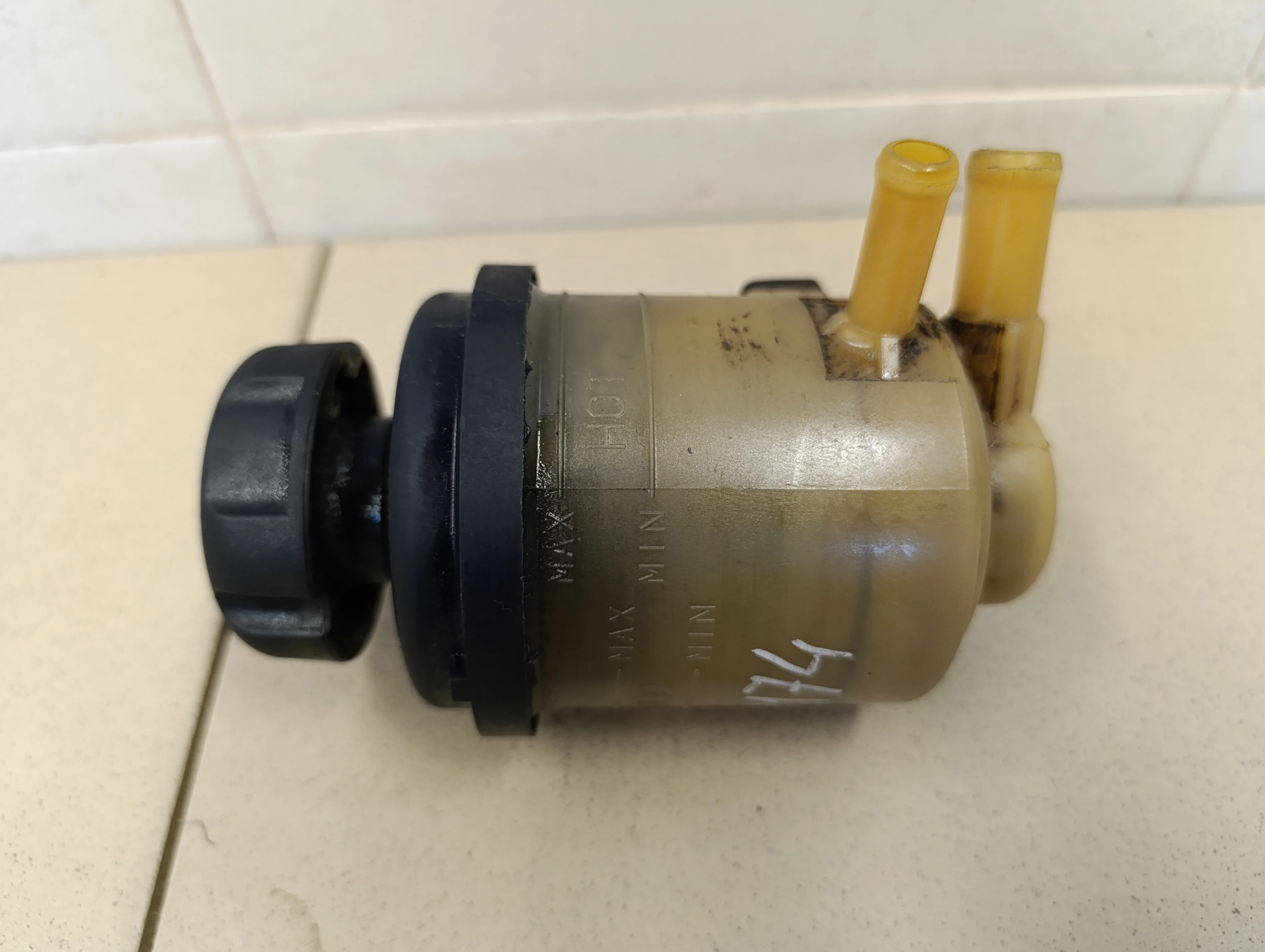 Бачок гидроусилителя Solaris 2010-2017