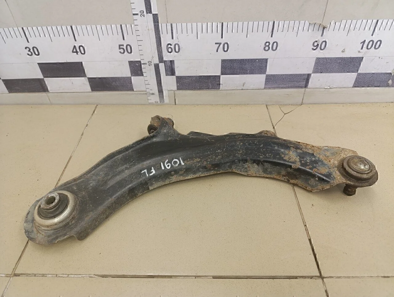 Рычаг передний левый Megane II 2002-2009