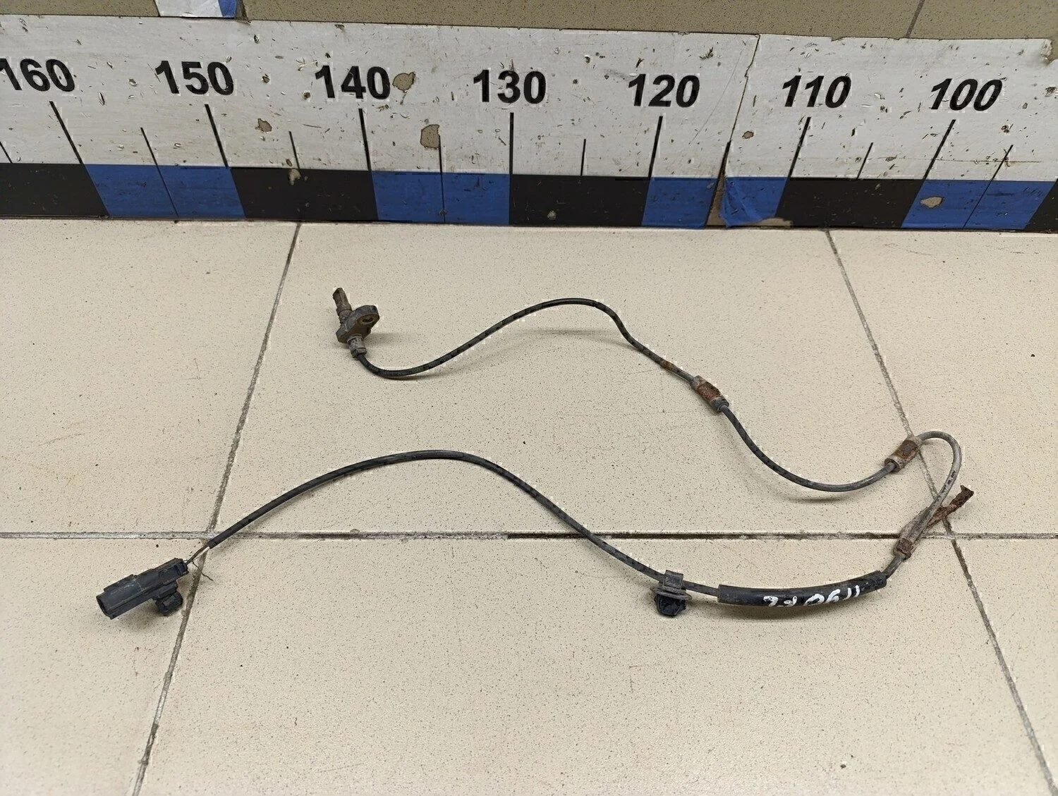 Датчик ABS передний левый Corolla E15 2006-2013