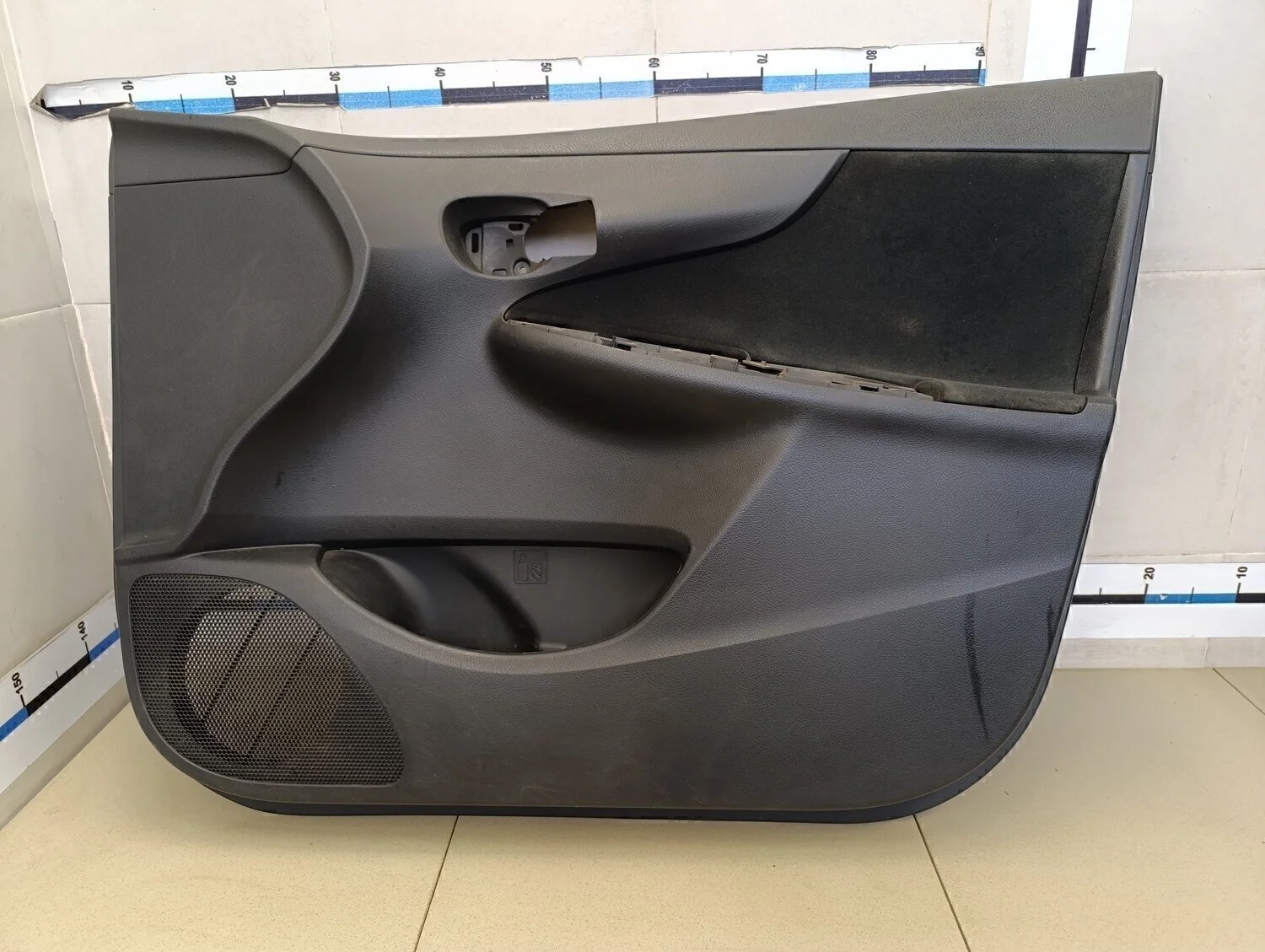 Обшивка двери передней правой Corolla E15 2006-2013
