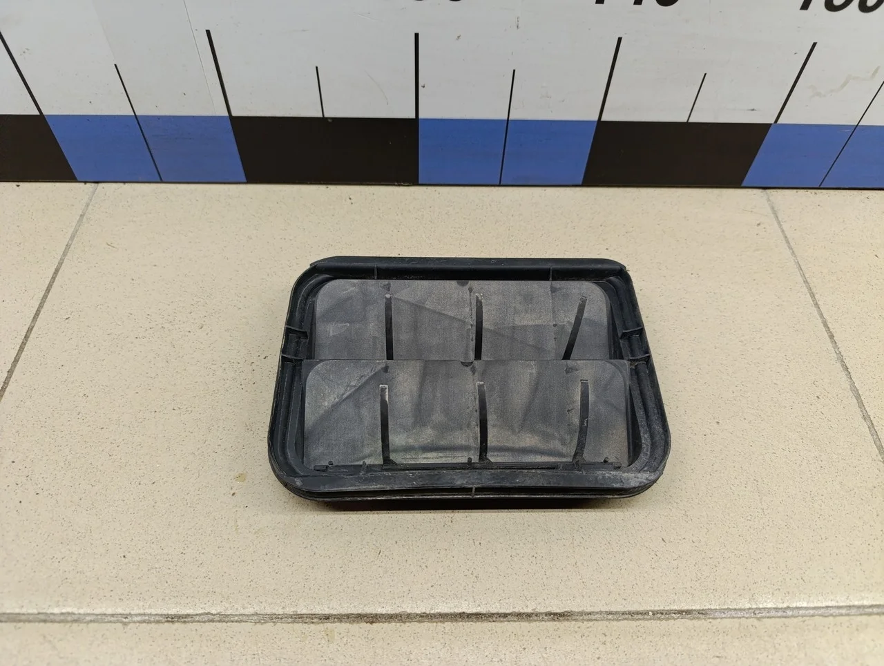 Решетка вентиляционная Logan 2005-2014