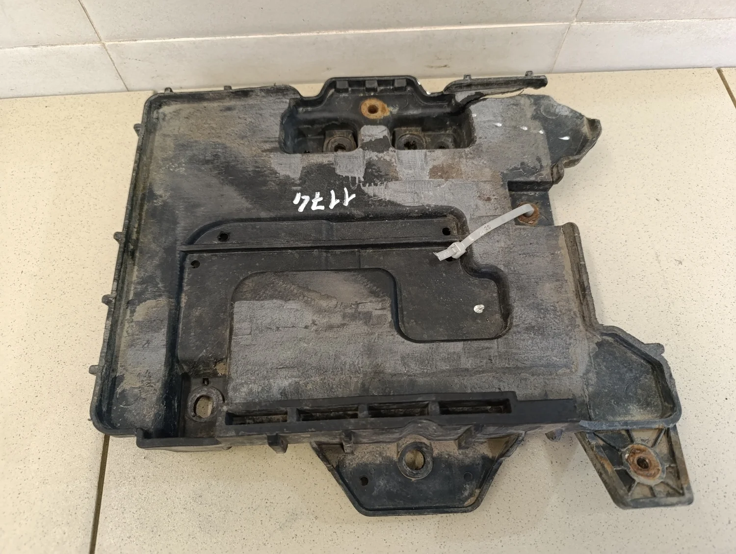 Крепление АКБ (корпус/подставка) RIO 2011-2017