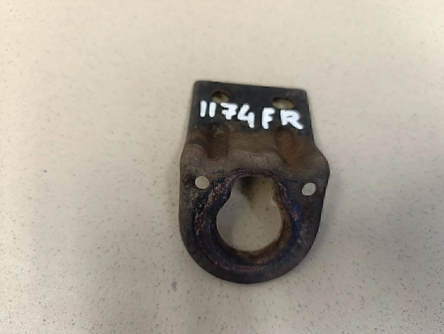 Кронштейн радиатора Solaris 2010-2017