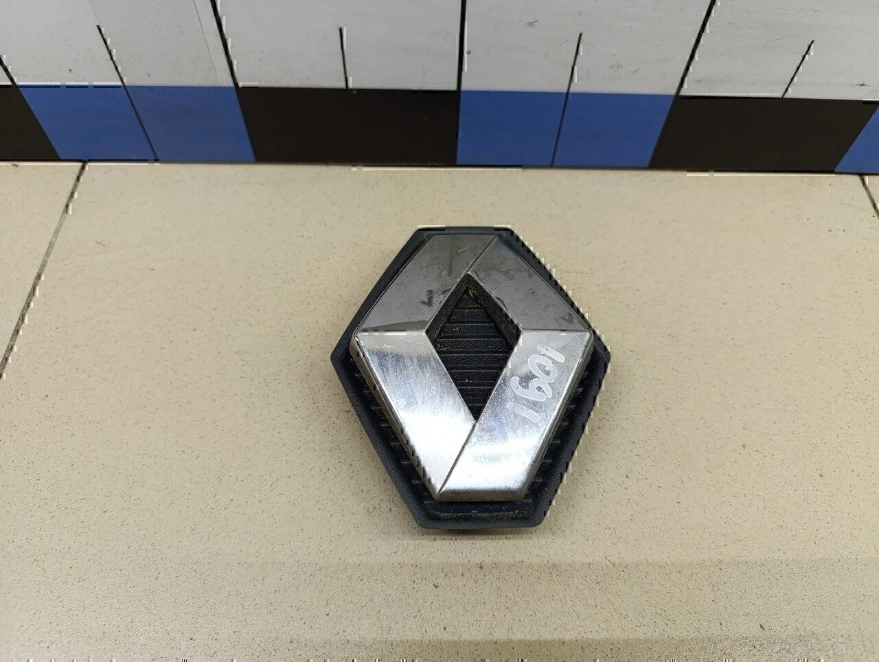 Эмблема Megane II 2002-2009