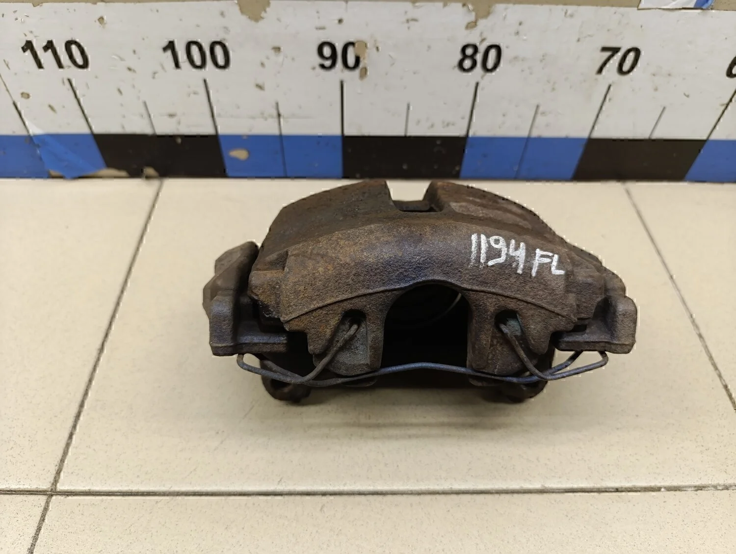 Суппорт передний левый Passat [B6] 2005-2010