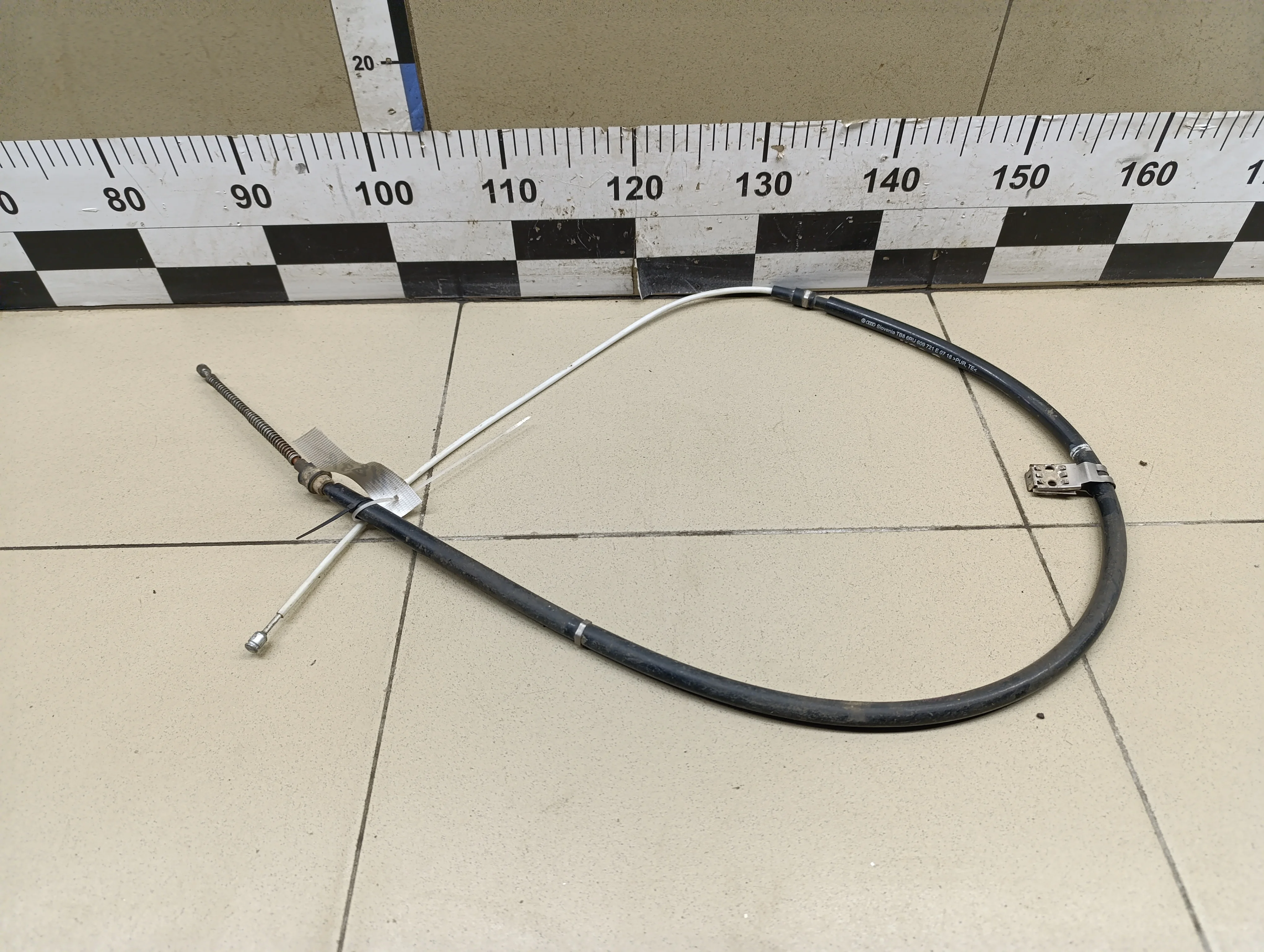 Трос стояночного тормоза Polo (Sed RUS) 2011>