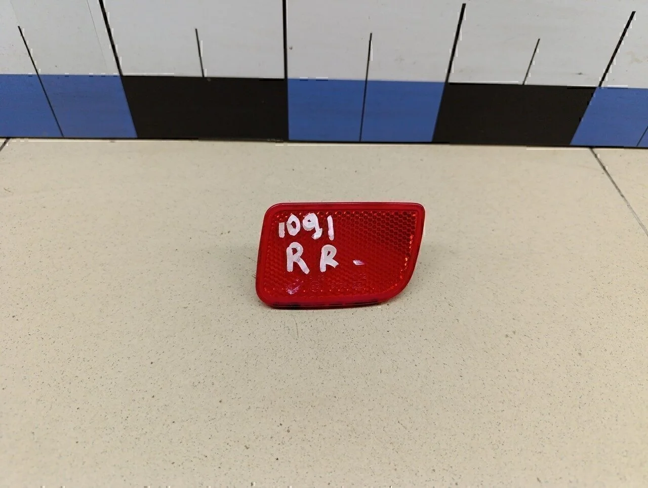 Отражатель в бампер задний правый Scenic 2003-2009