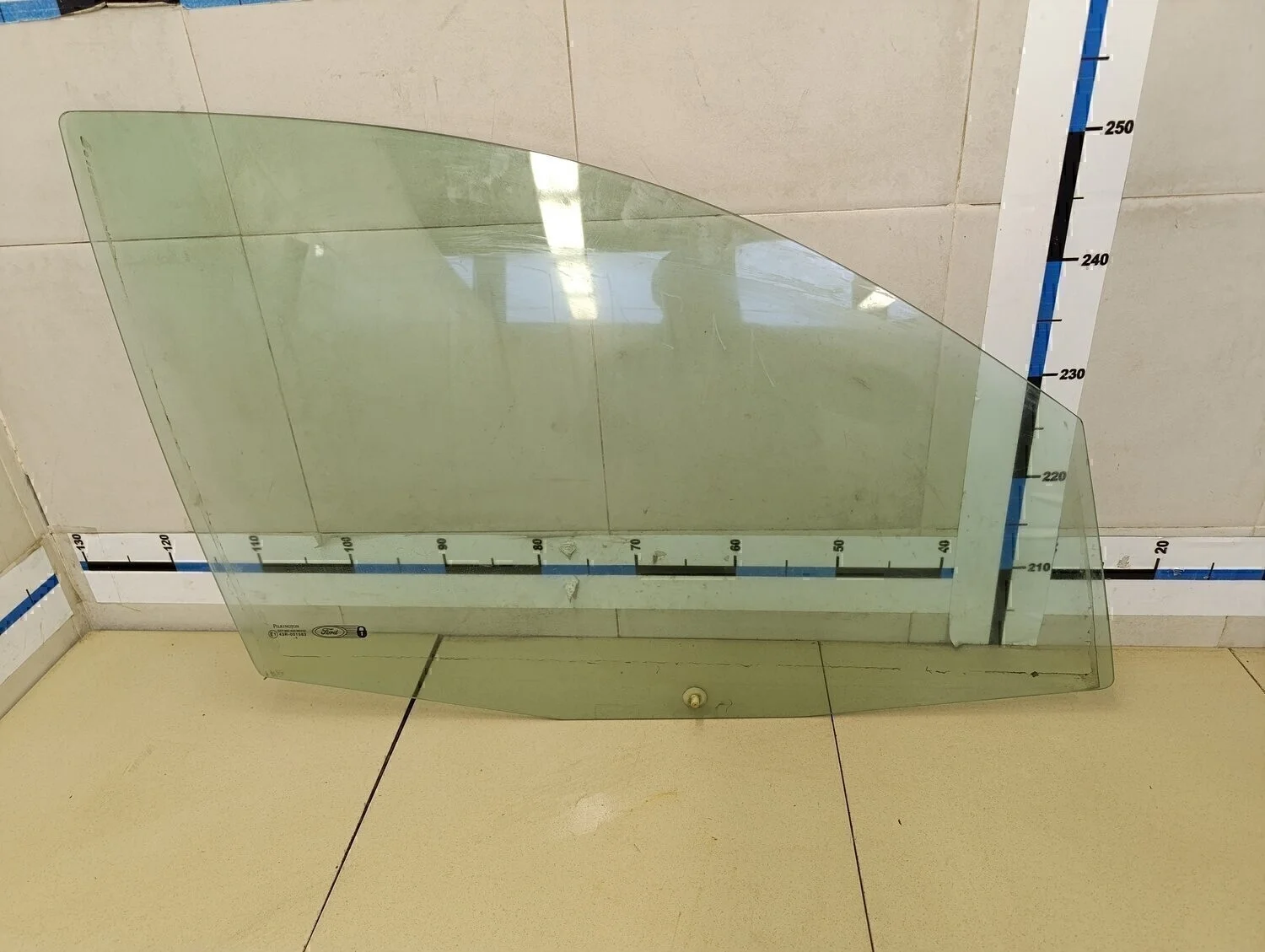 Стекло двери передней правой Fusion 2002-2012