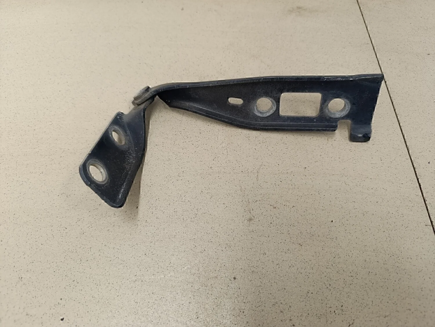 Петля капота правая Fusion 2002-2012