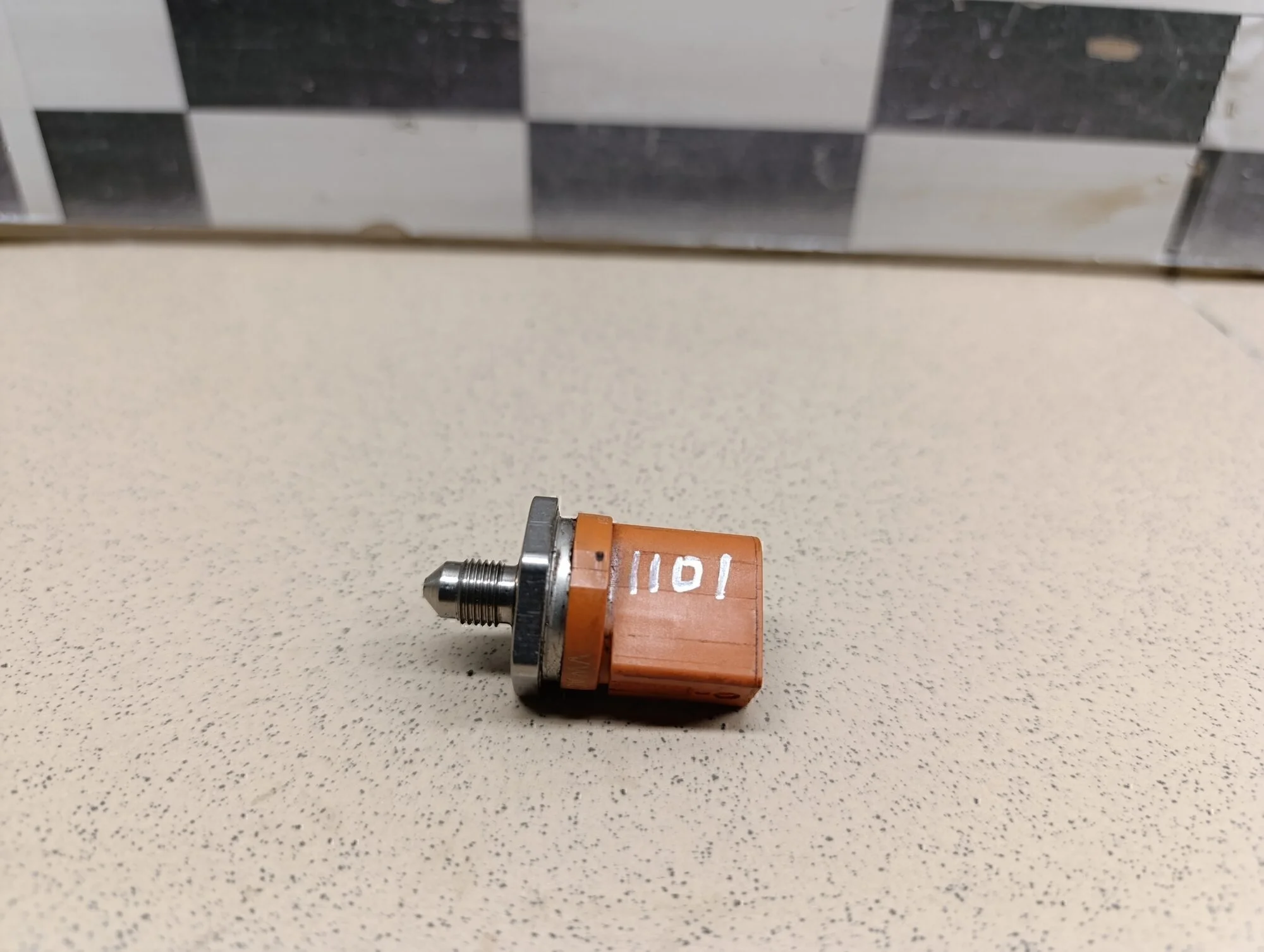 Датчик давления топлива Passat [B6] 2005-2010