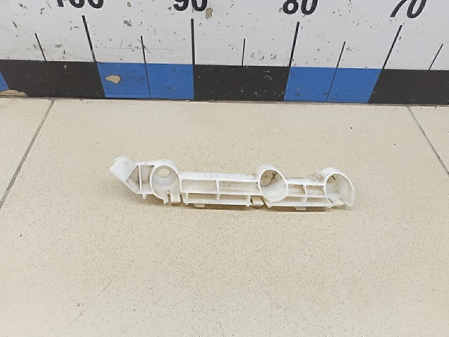 Кронштейн переднего бампера правый Outlander (GF) 2012>