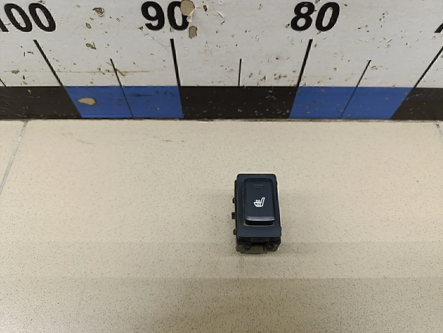 Кнопка обогрева сидений Sportage 2010-2015