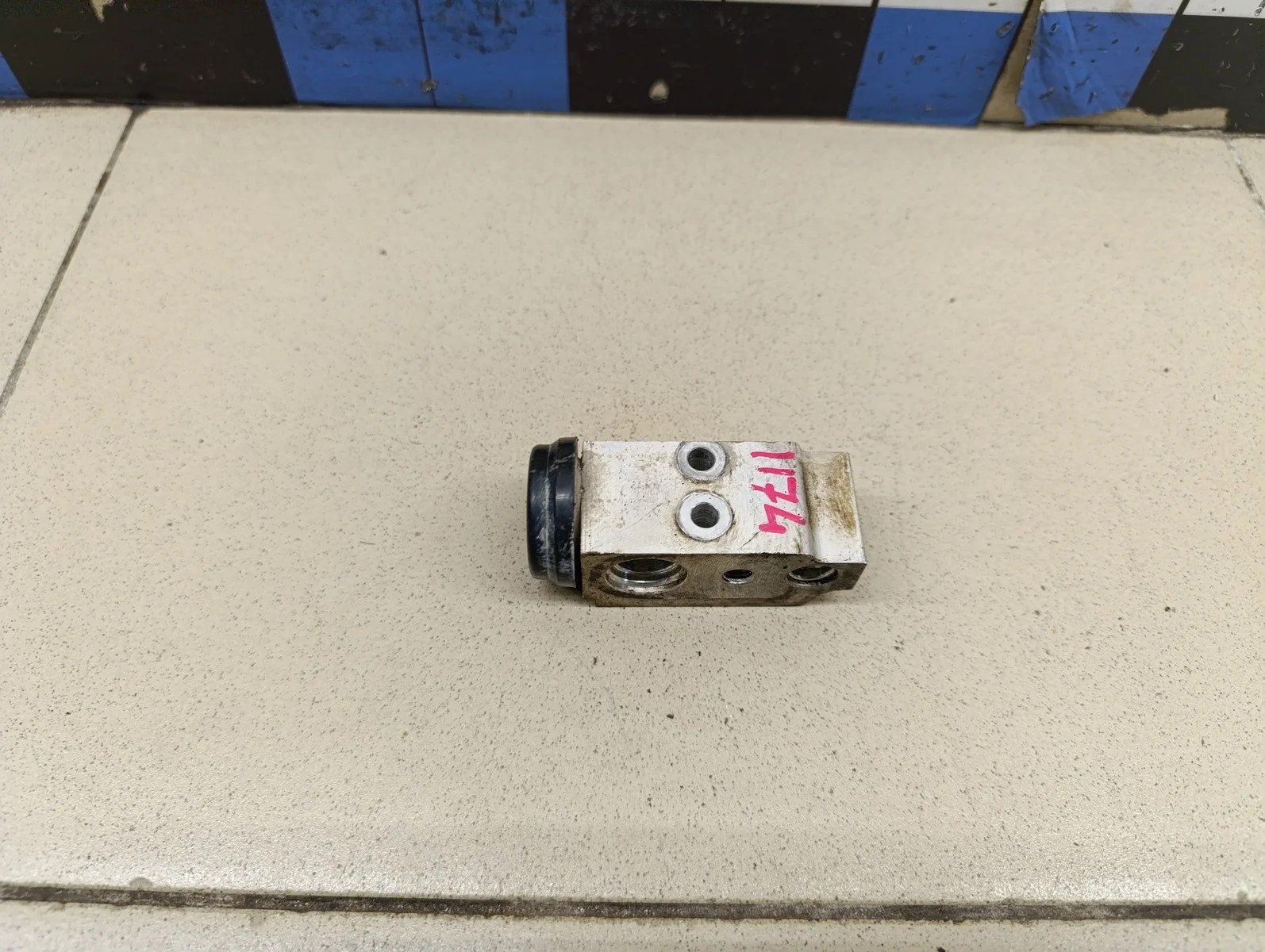 Клапан кондиционера Solaris 2010-2017