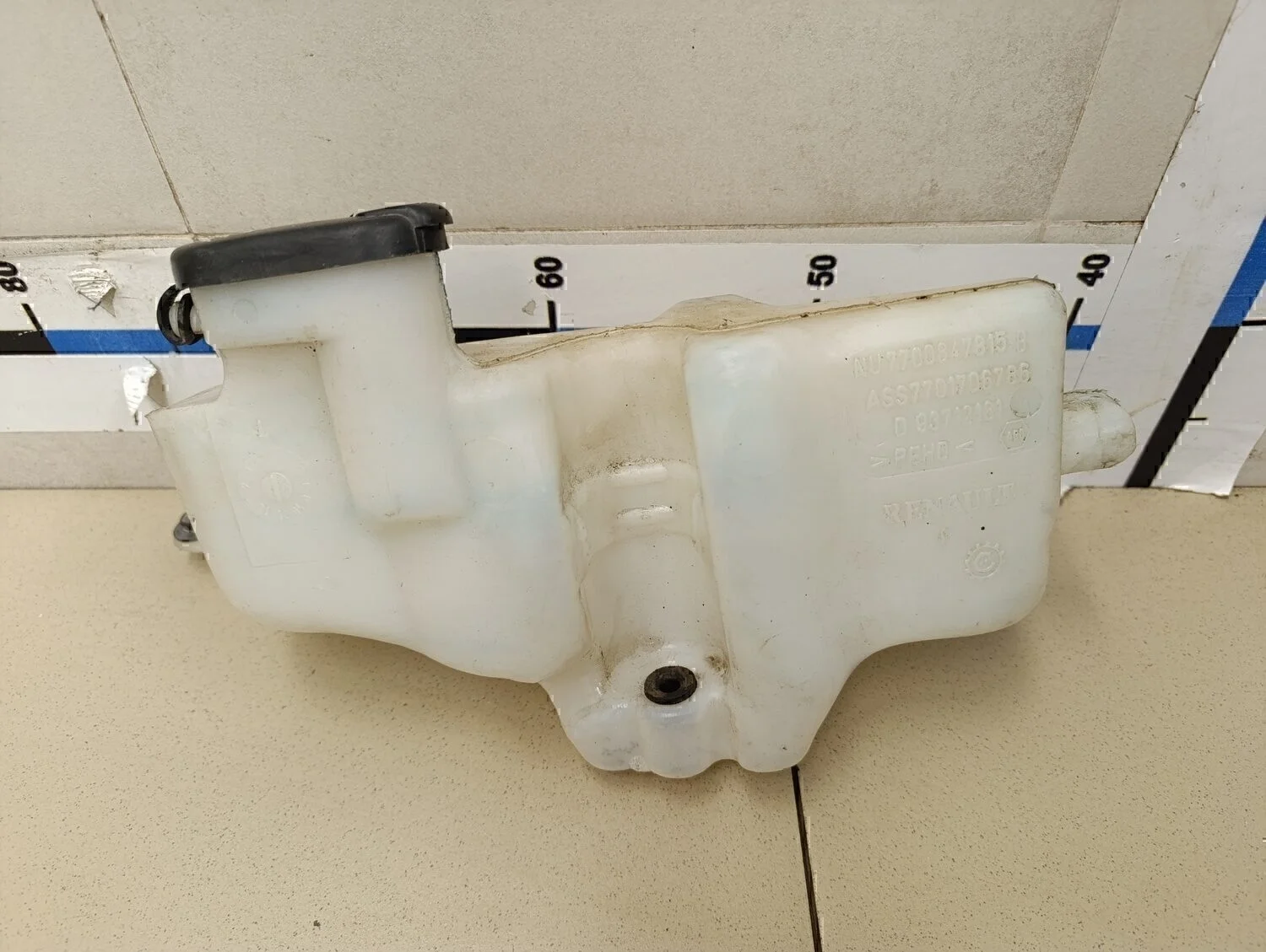 Бачок омывателя лобового стекла Clio/Symbol 1998-2008