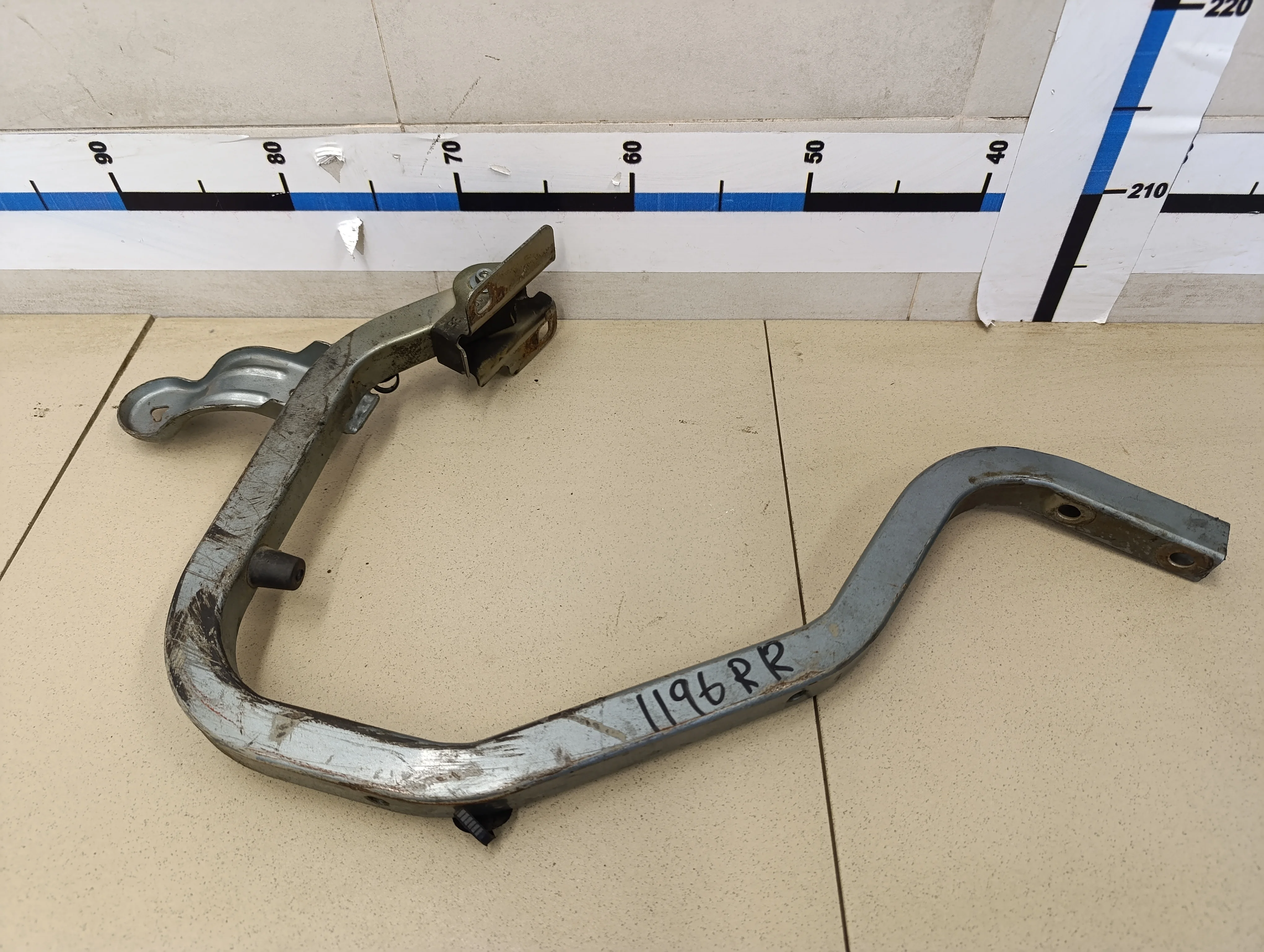 Петля крышки багажника Logan 2005-2014