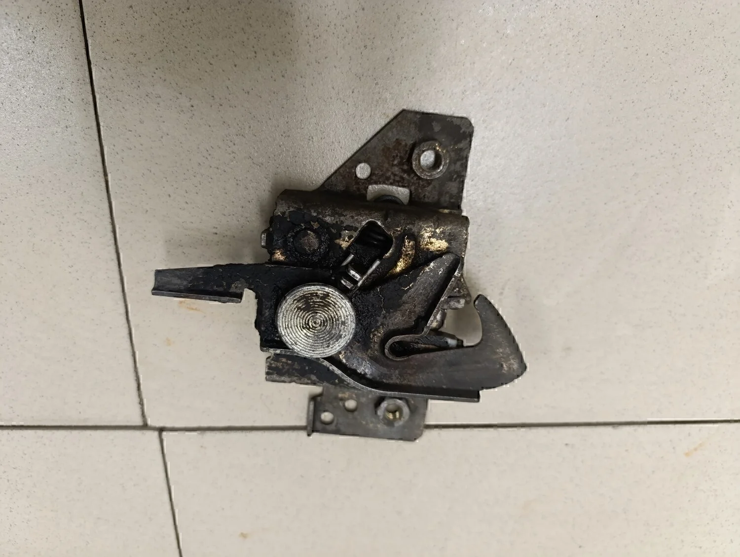 Замок капота Fusion 2002-2012