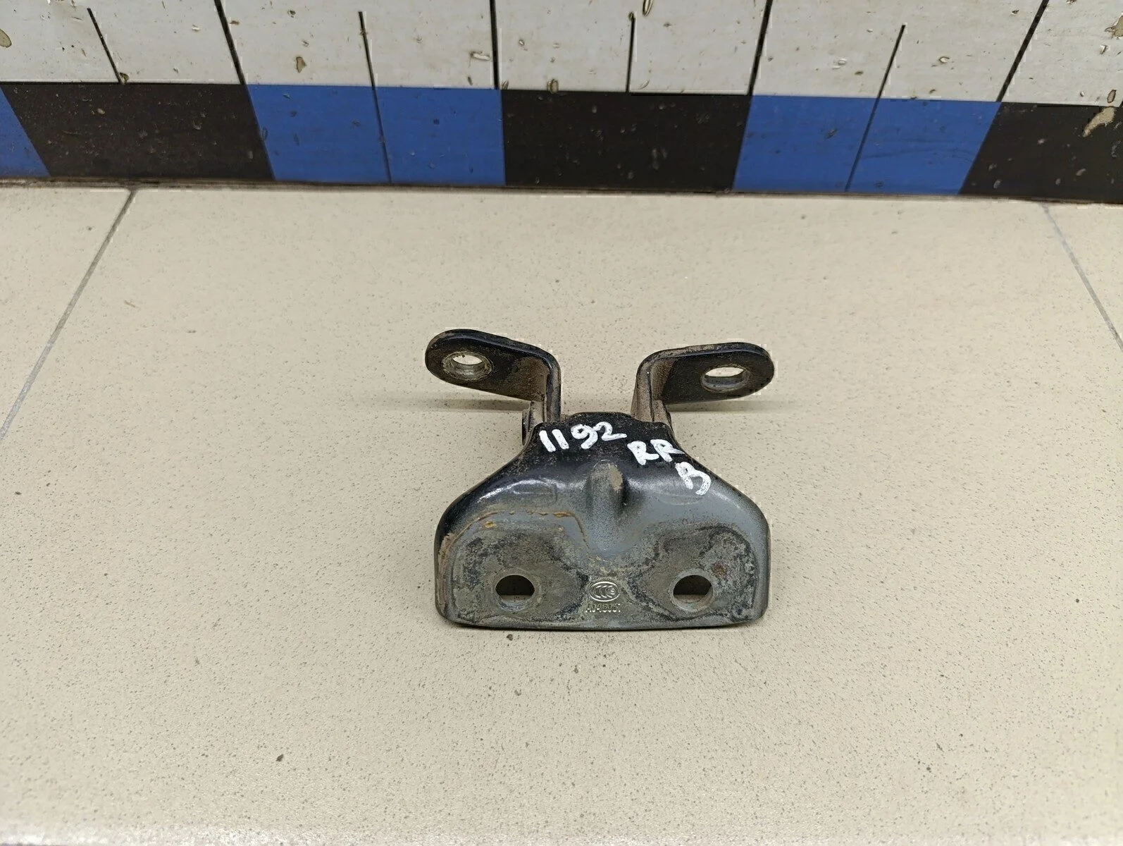 Петля двери задней правой верхняя Sportage 2010-2015