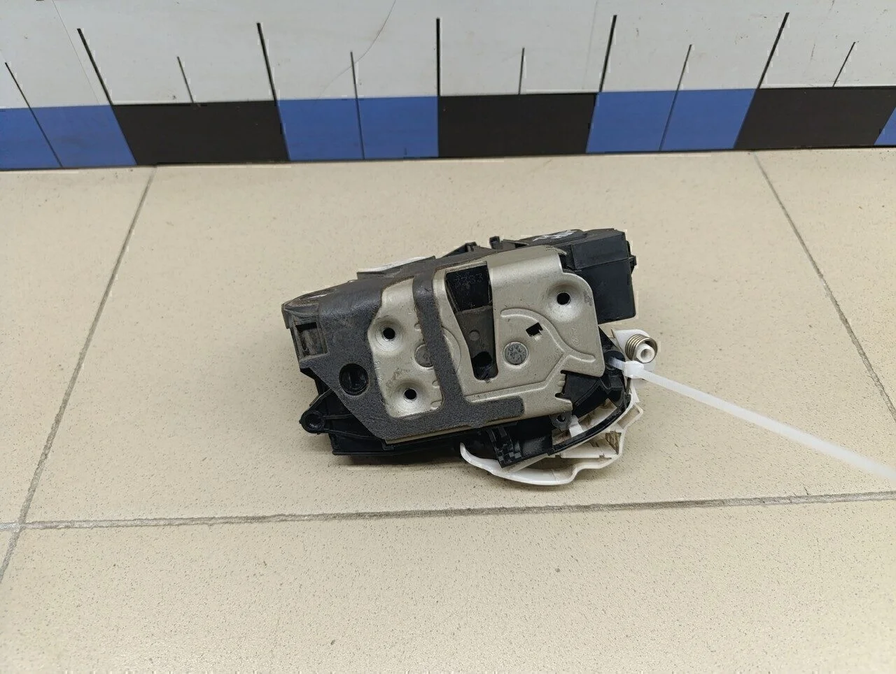 Замок двери задней левой Focus III 2011>