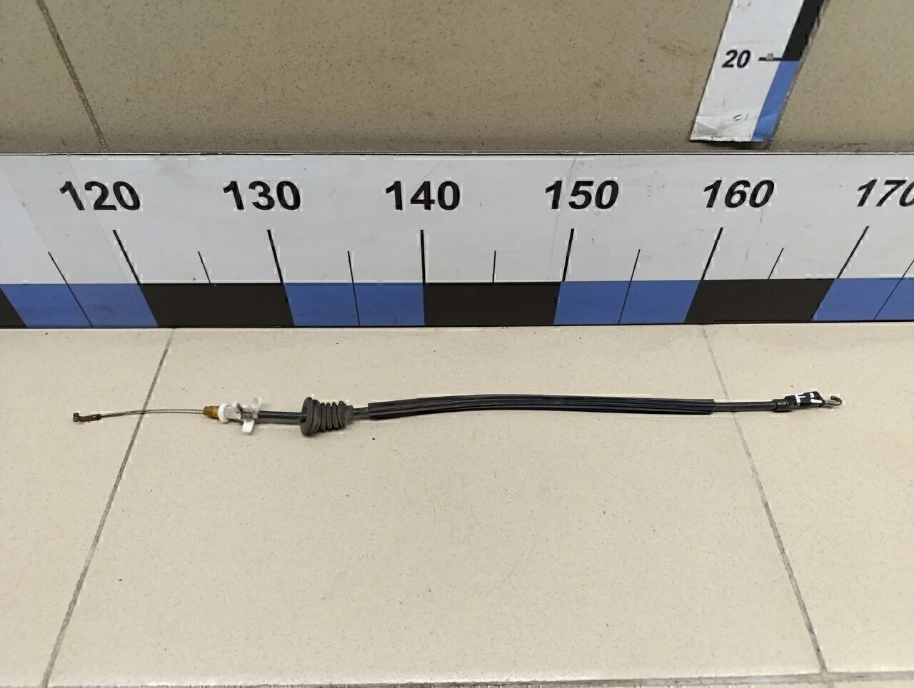 Трос открывания двери Passat [B6] 2005-2010