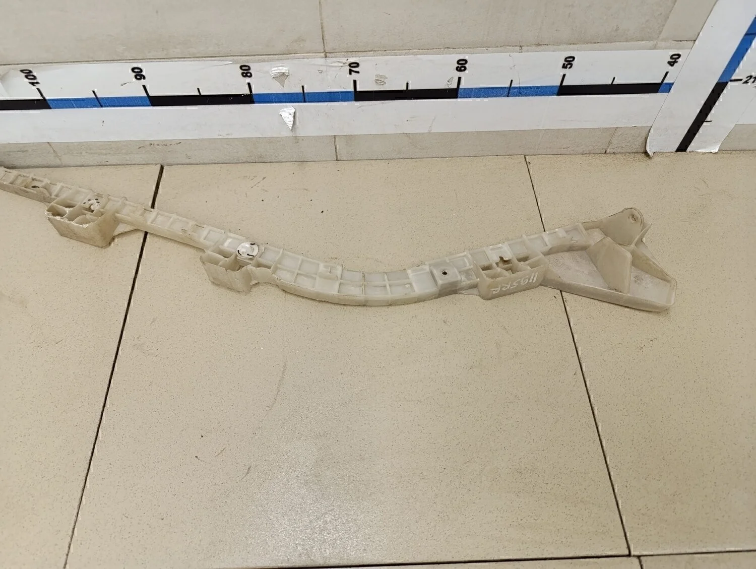 Направляющая заднего бампера правая Epica 2006-2012