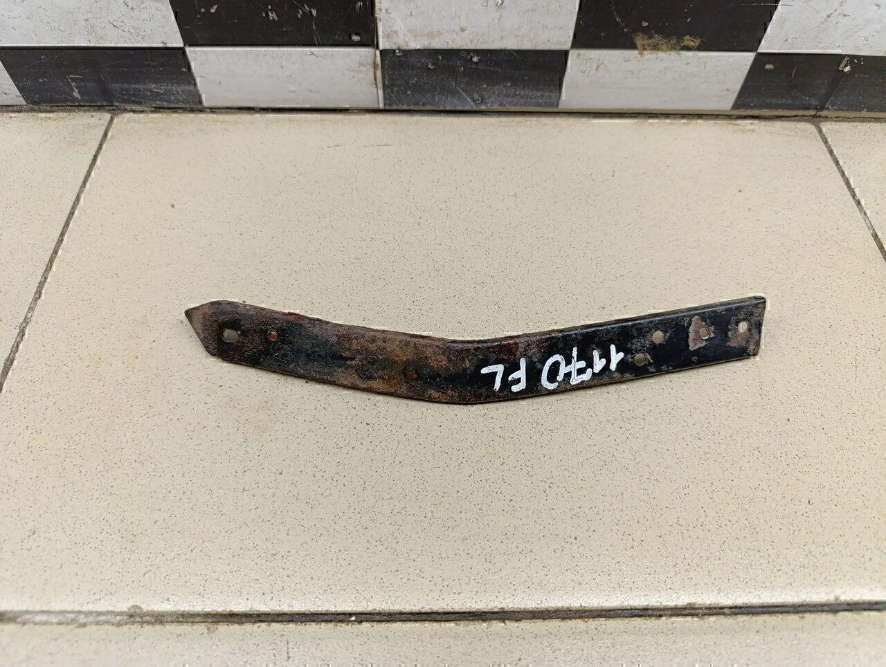 Направляющая переднего бампера левая Lacetti 2003-2013