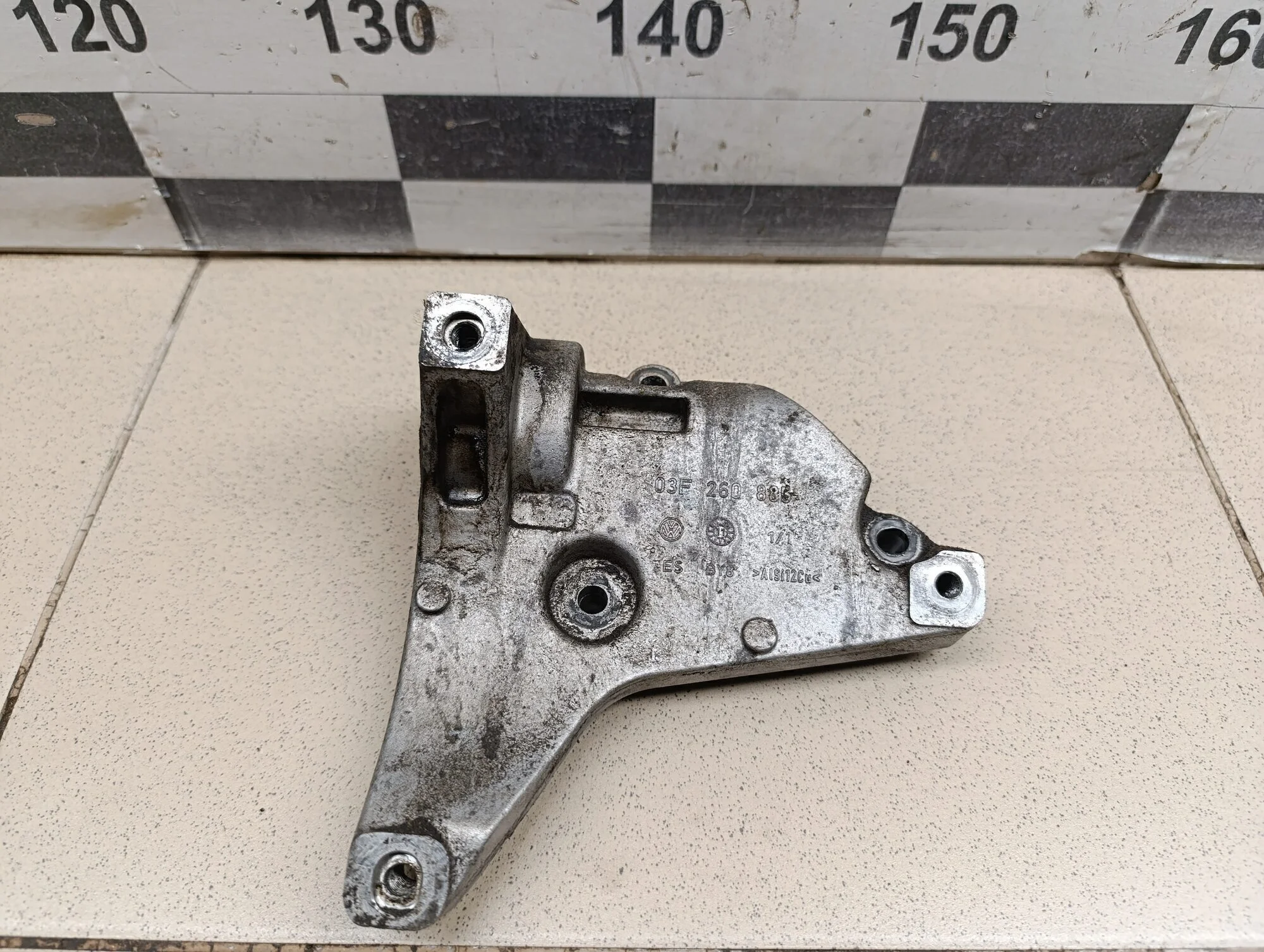 Кронштейн кондиционера Yeti 2009>