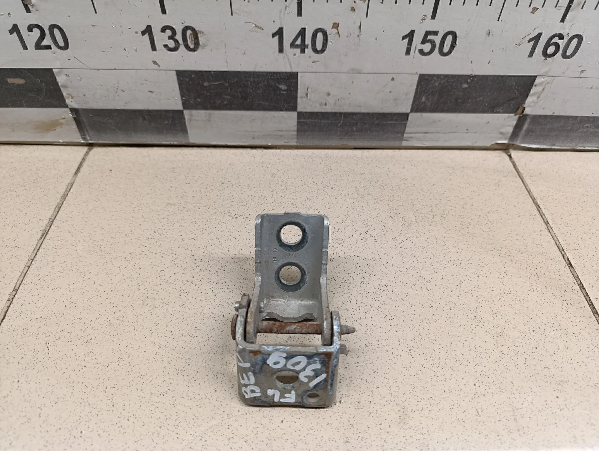 Петля двери  C-Elysee 2012>