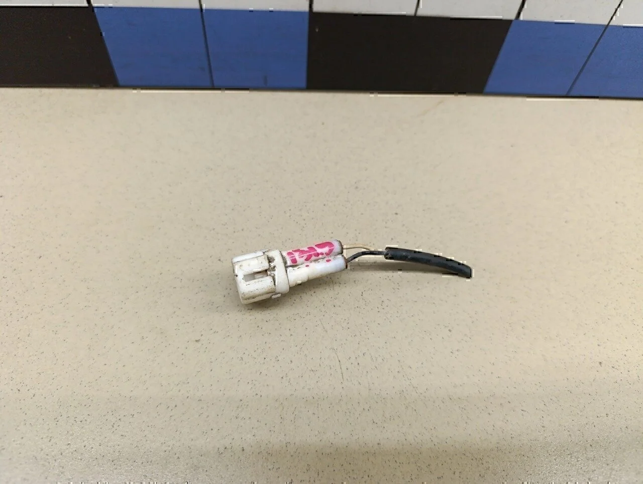 Разъем Avensis II 2003-2008