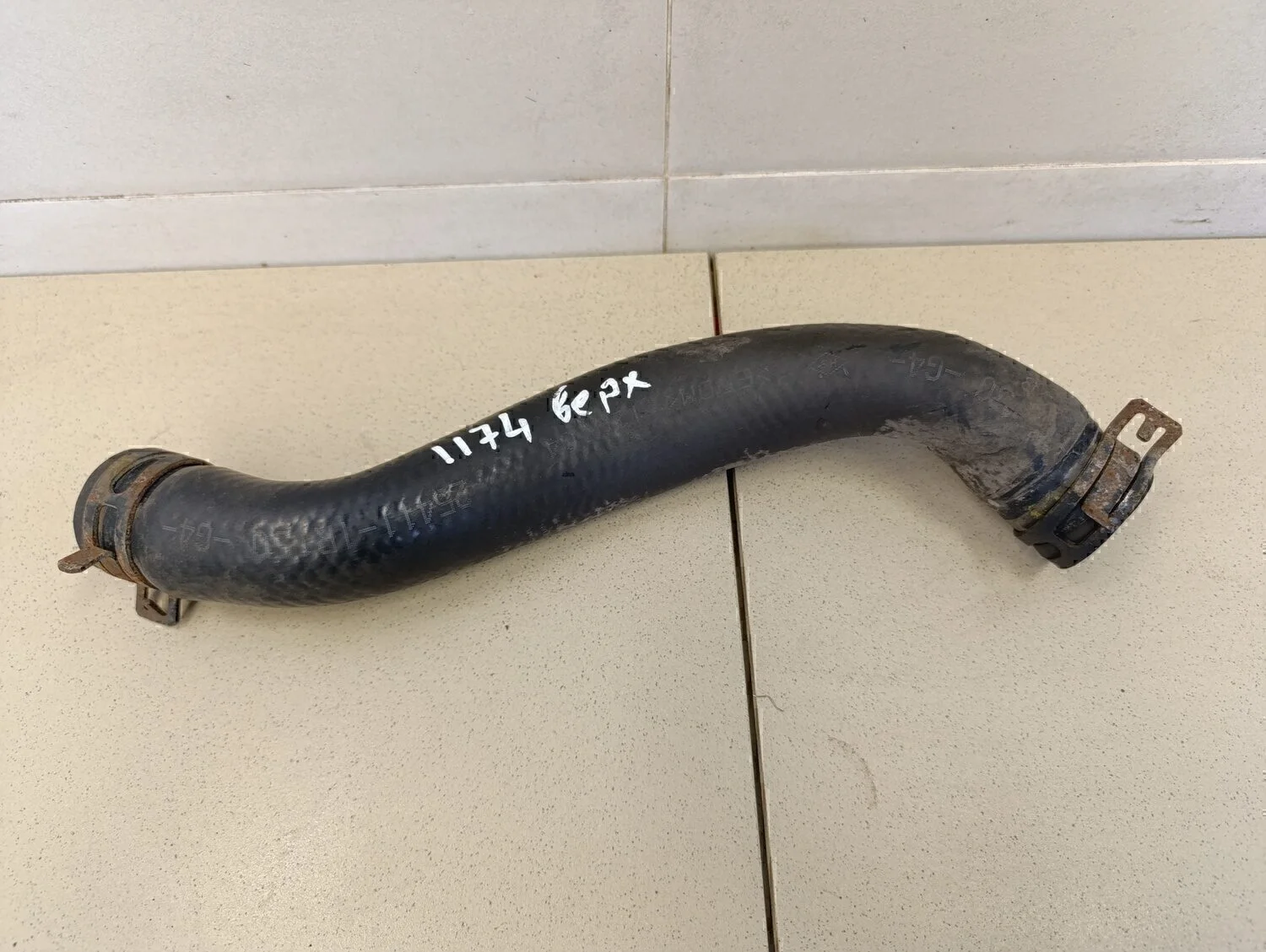 Патрубок радиатора Solaris 2010-2017