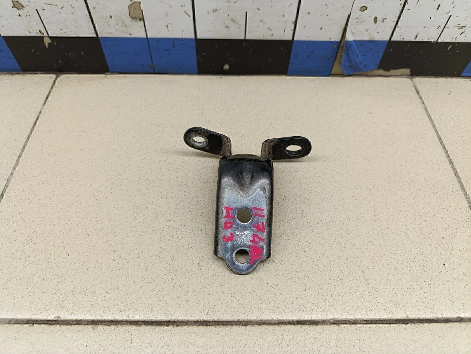 Петля двери задней левой нижняя Solaris 2010-2017