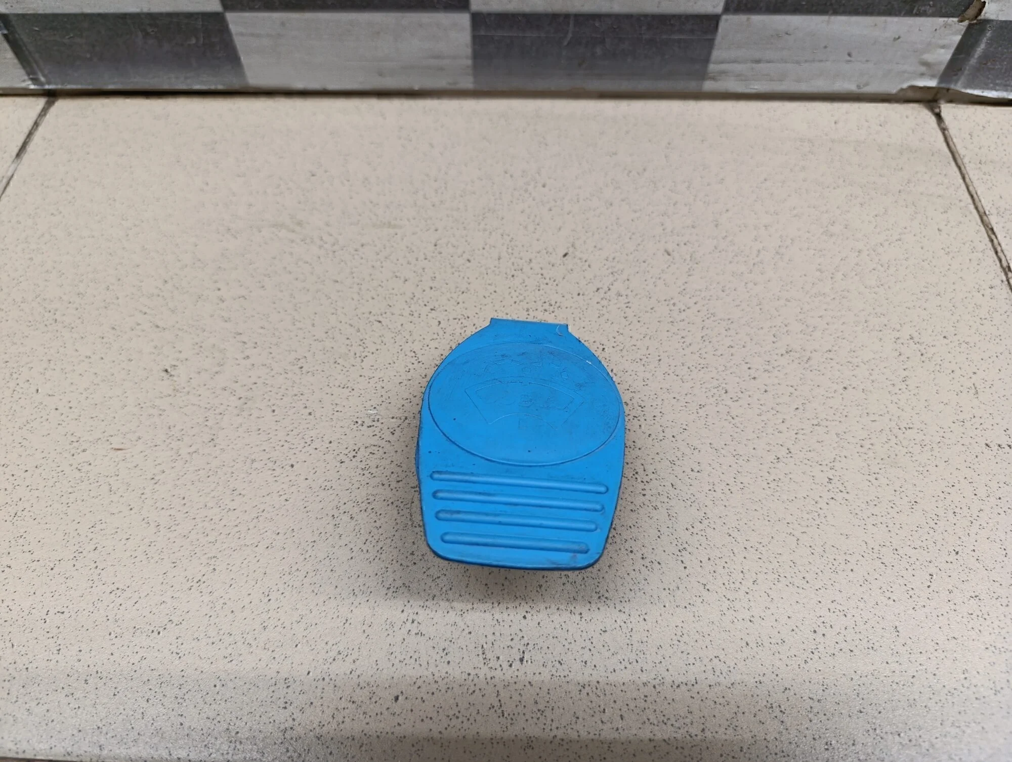 Крышка бачка омывателя 100 [C4] 1991-1994