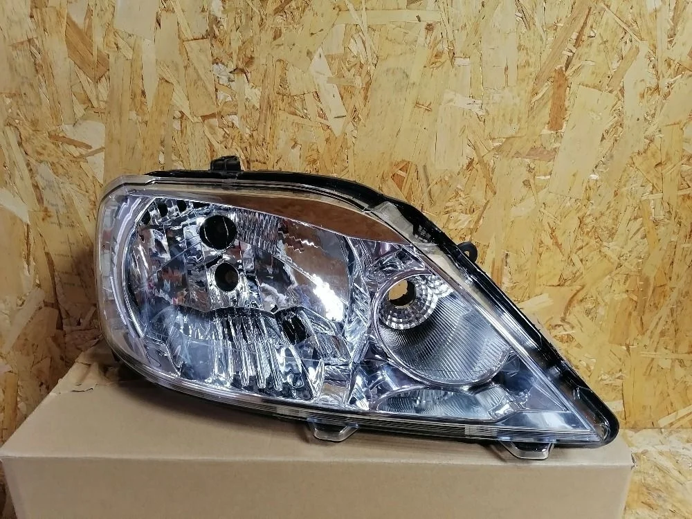 Фара правая Renault Logan I рестайлинг (2009—2015)